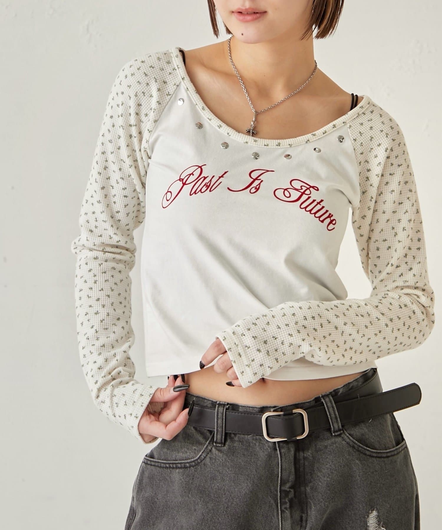 WHO’S WHO gallery(フーズフーギャラリー) WAFFLE FLOWER RAGLAN LOGO TOPS