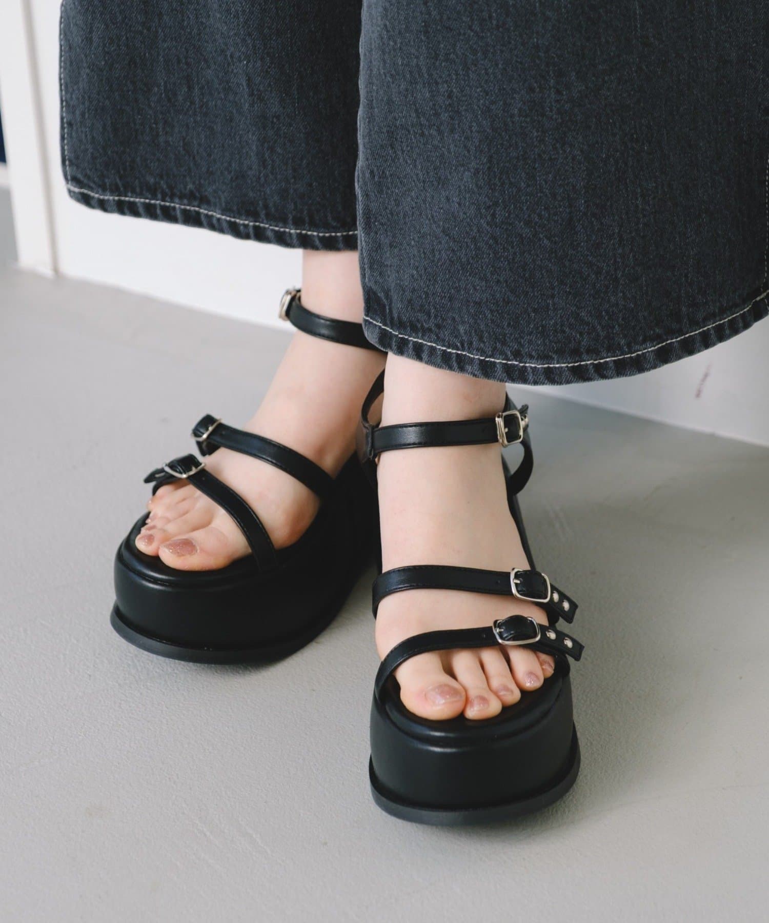 Kastane(カスタネ) 【2.7(土)11:00〜2.8(日)ポイントUP開催/2026SSカタログ】スタッズサンダル