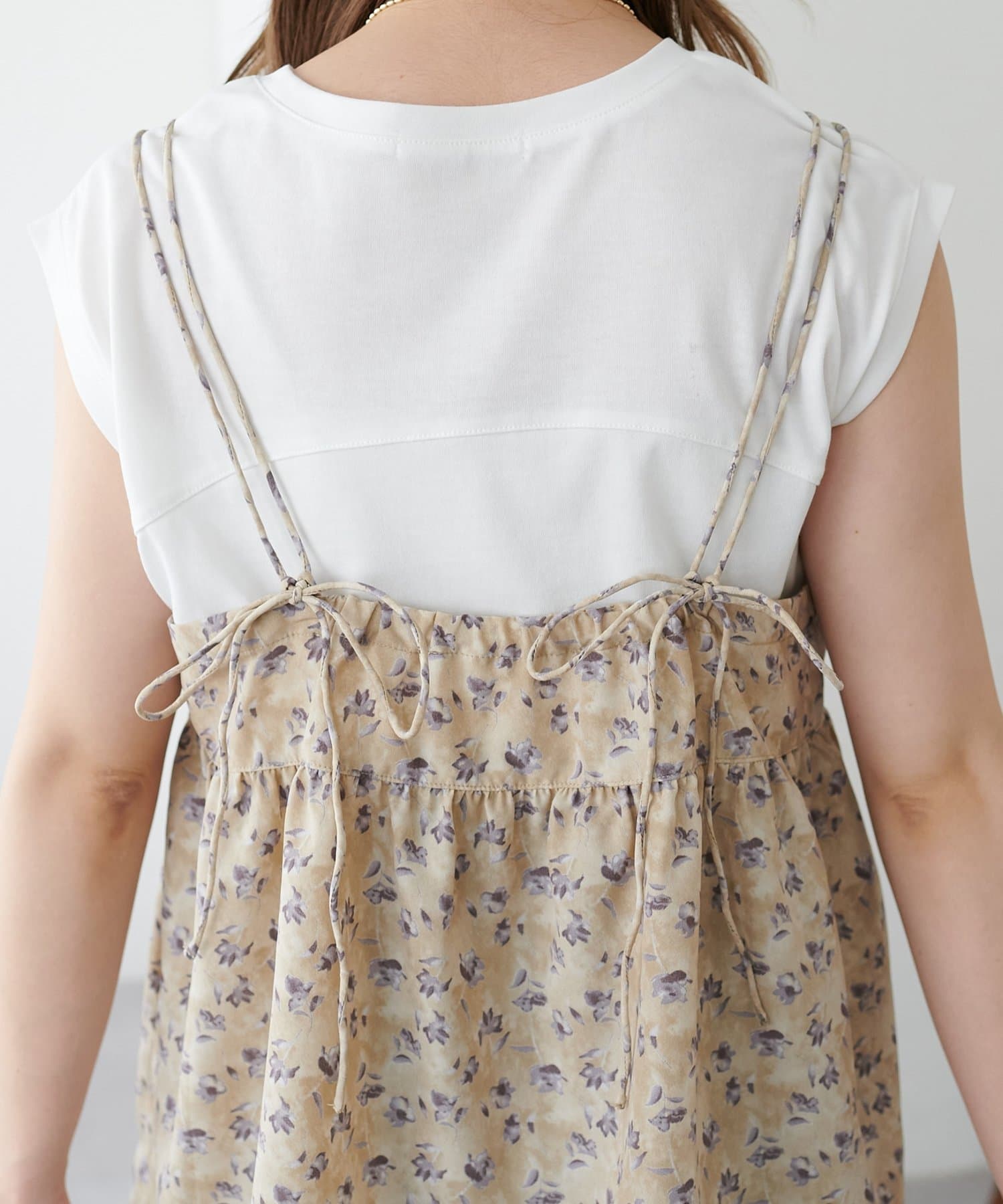 DISCOAT(ディスコート) 【WEB限定】花柄Vネックキャミ