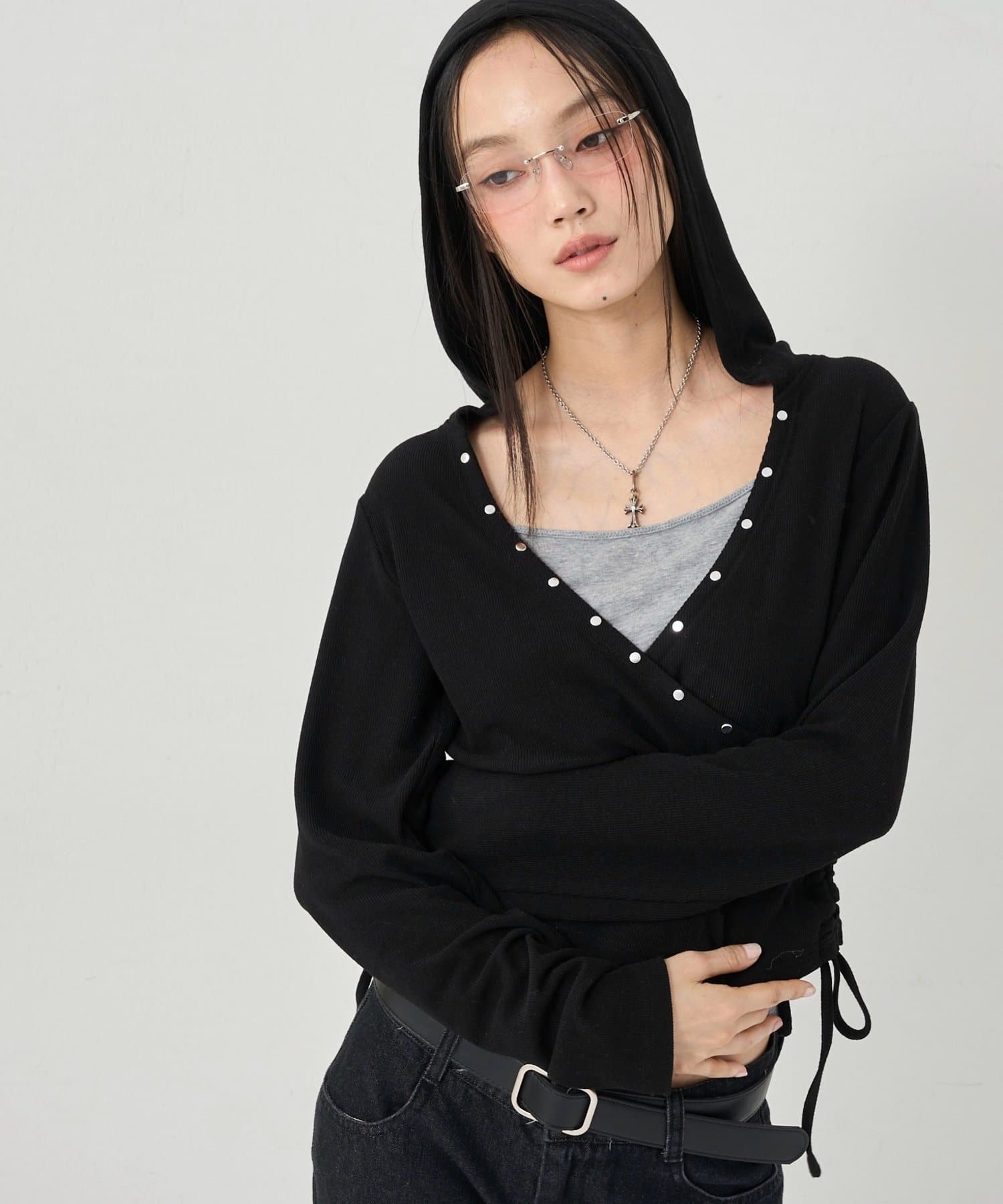 WHO’S WHO gallery(フーズフーギャラリー) STUDS RIB WRAP HOODIE