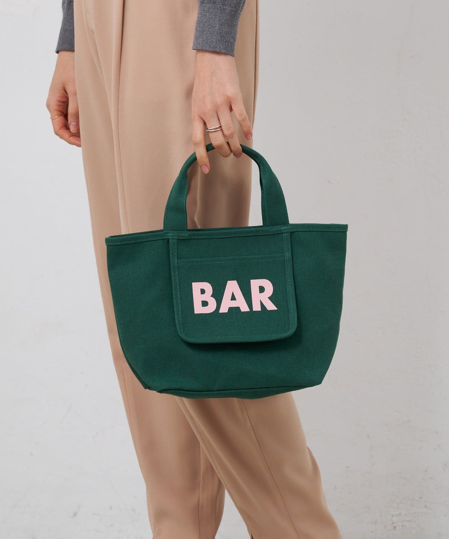 BIRTHDAY BAR(バースデイバー) メッシュポケット付きキャンバスロゴプリントミニトートバッグ