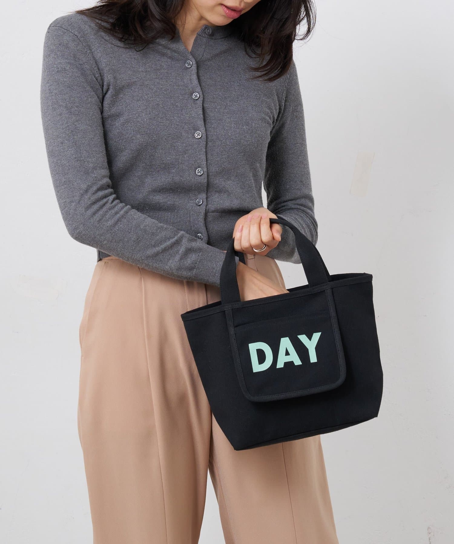 BIRTHDAY BAR(バースデイバー) メッシュポケット付きキャンバスロゴプリントミニトートバッグ