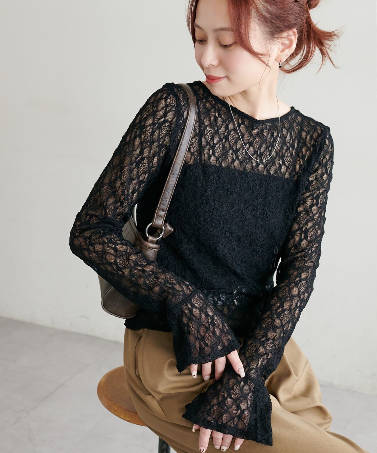 DISCOAT(ディスコート) 【WEB限定】前後2WAY袖フリルレースプルオーバー