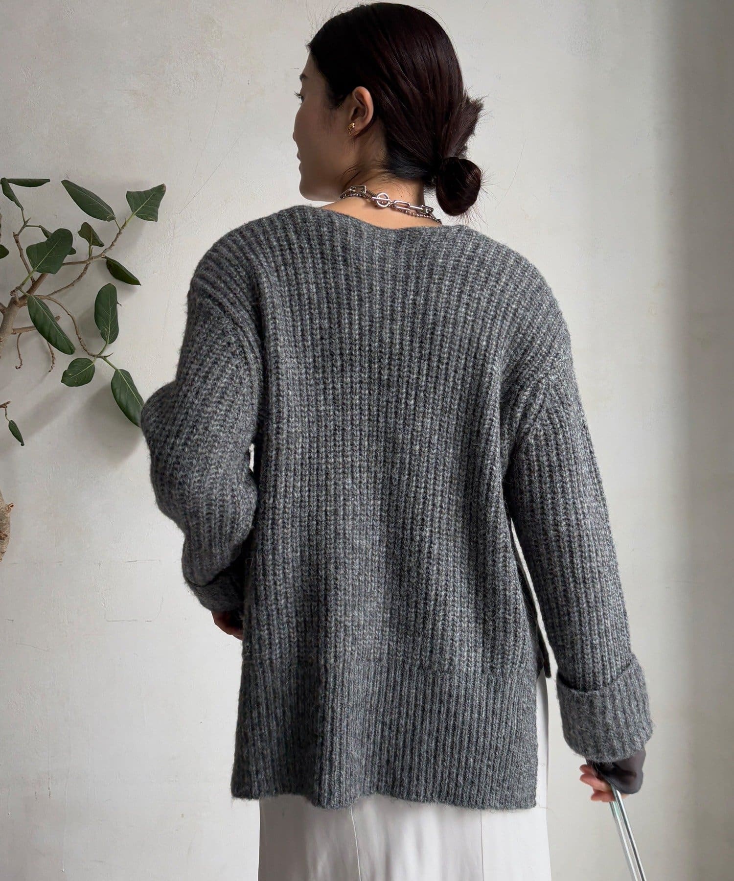 OUTLET(アウトレット) 【DouDou】ロゴブローチ風ニット