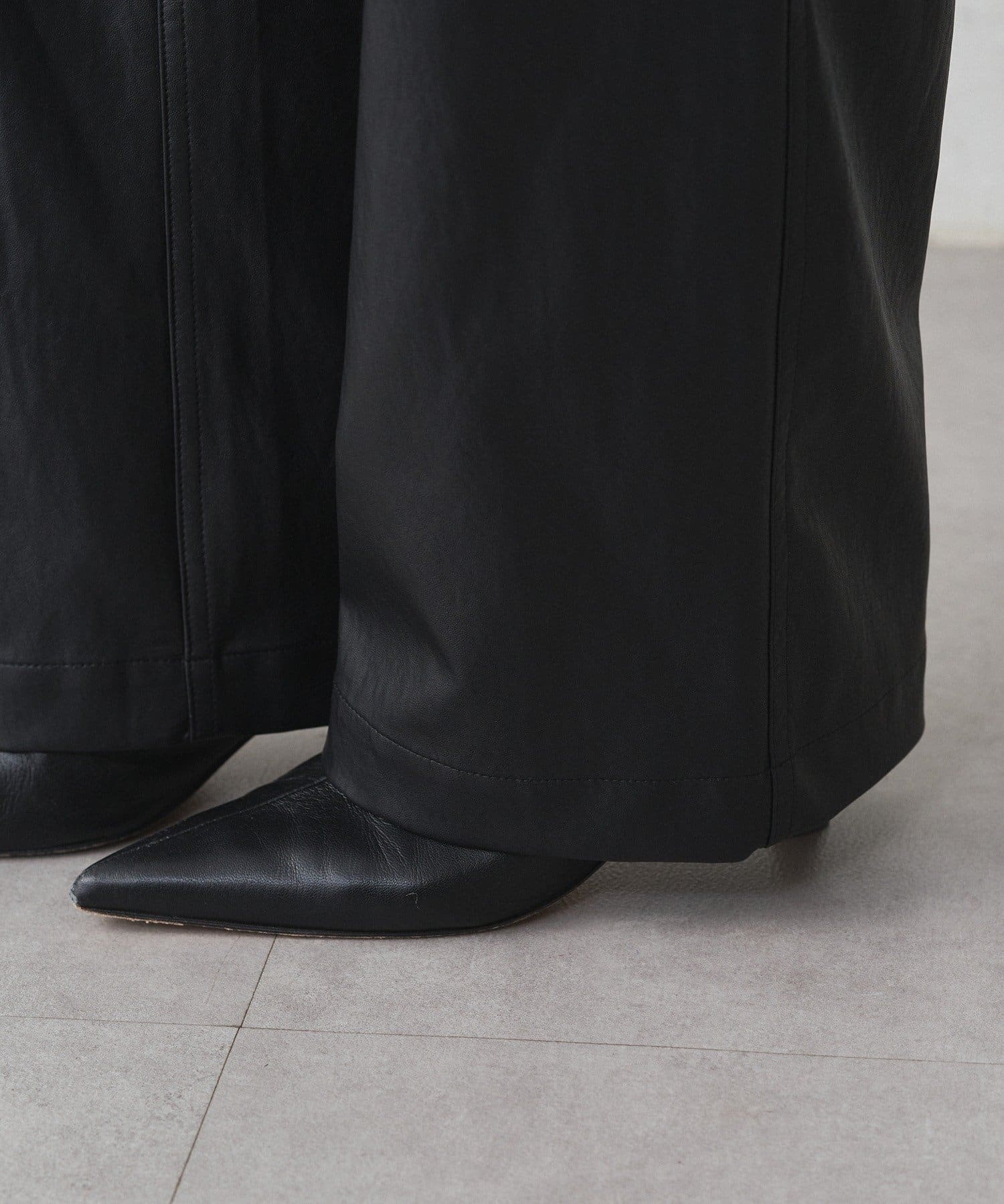 OUTLET(アウトレット) 【Loungedress】フェイクレザーパンツ