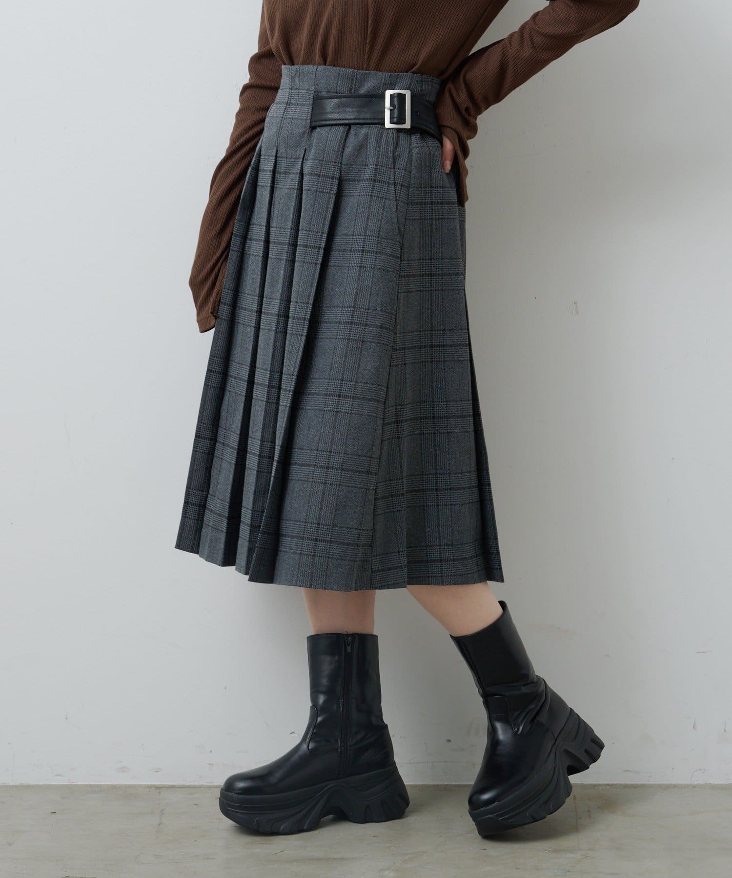 OUTLET(アウトレット) 【Kastane】ベルトプリーツミドルスカート