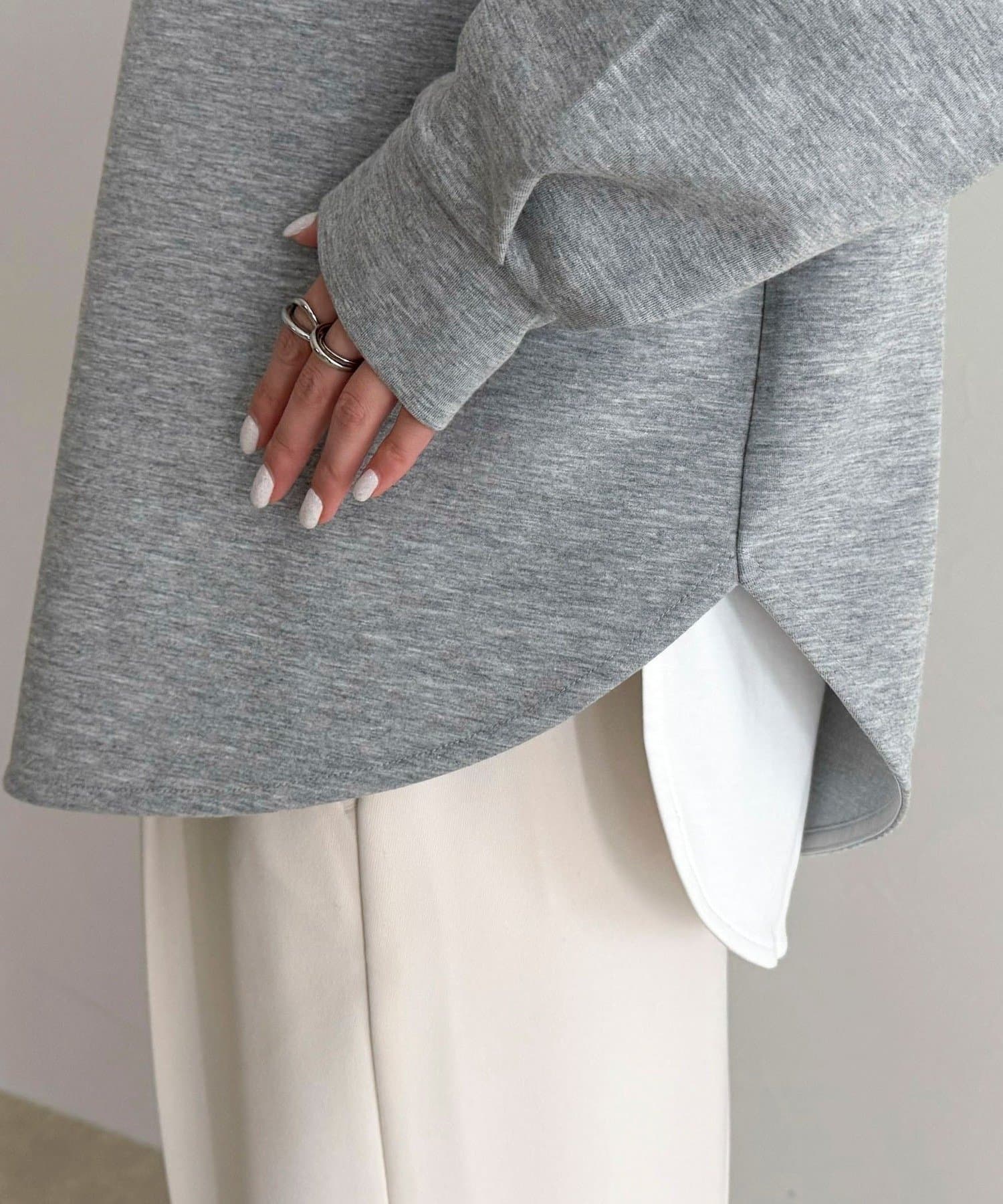 FREDY & GLOSTER(フレディ アンド グロスター) バックスリットポンチプルオーバー