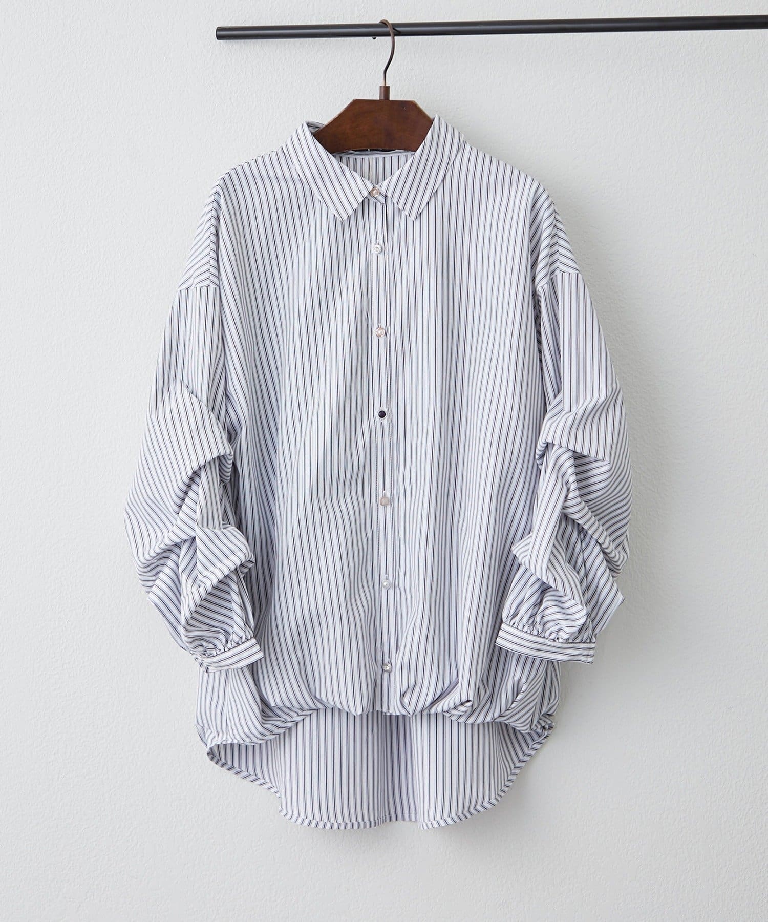 Remind me and forever(リマインドミーアンドフォーエバー) 色々ボタン段々袖タケノコタックブラウス