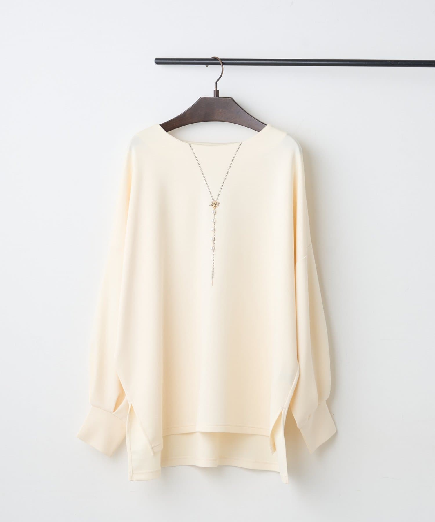 Remind me and forever(リマインドミーアンドフォーエバー) ネックレス刺繍２WAYプルオーバー