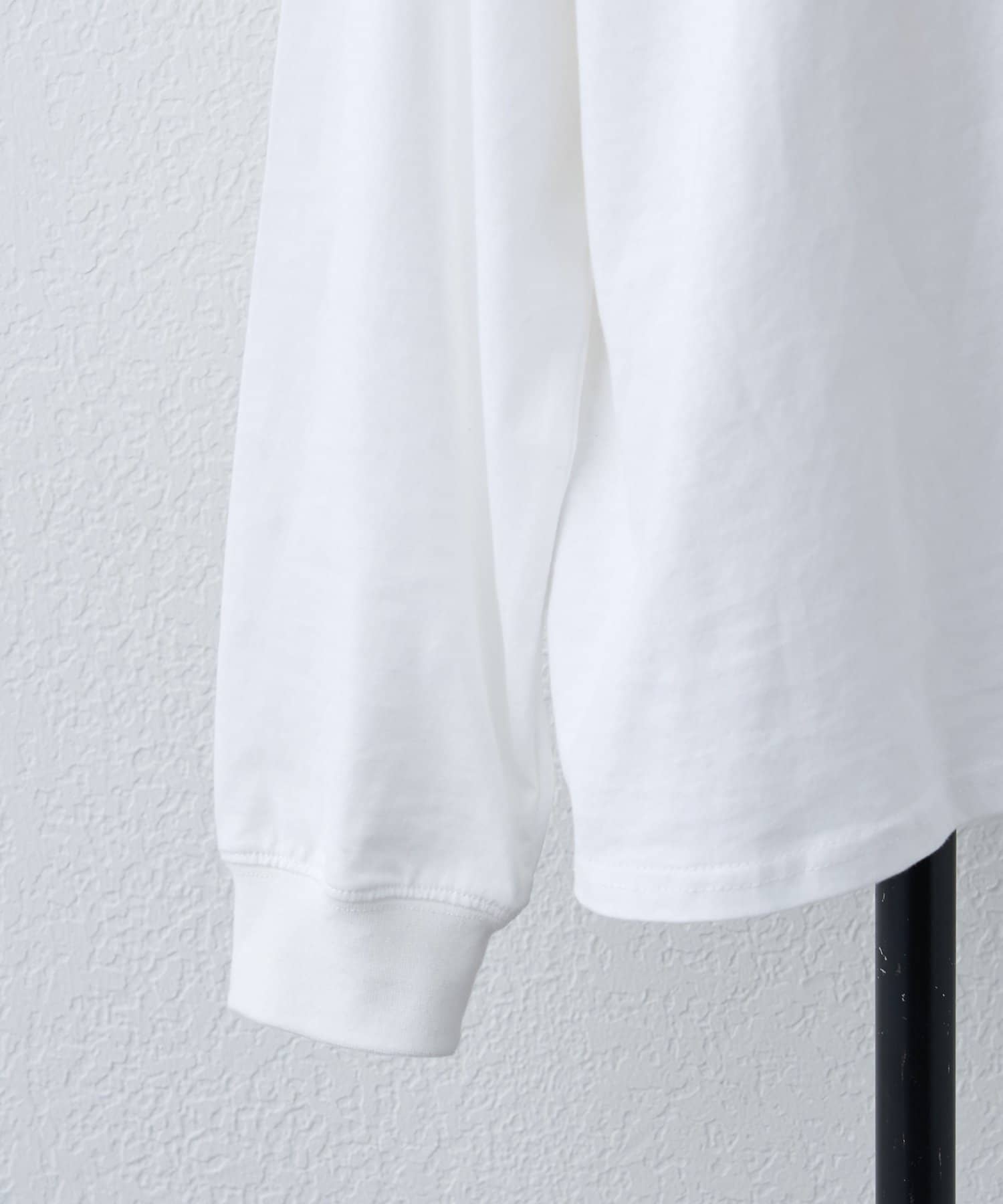 Remind me and forever(リマインドミーアンドフォーエバー) レイヤードしやすい丈感◎フォト&ロゴ刺繍ロンT