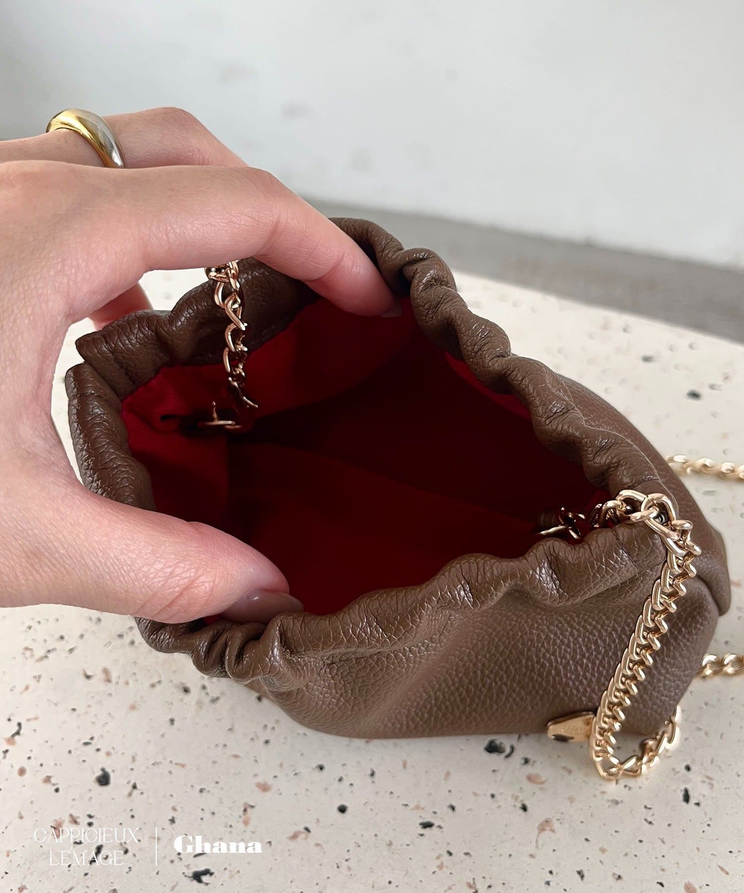 CAPRICIEUX LE'MAGE(カプリシュレマージュ) 【母の日/Ghana×LE'MAGE限定色ブラウン】チェーンギャザーポーチバッグ