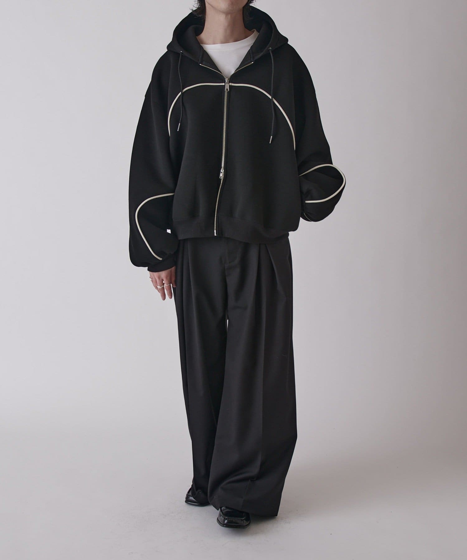 Lui's(ルイス) 【Neucon】ボリュームパイピングジップフーディー / パーカー