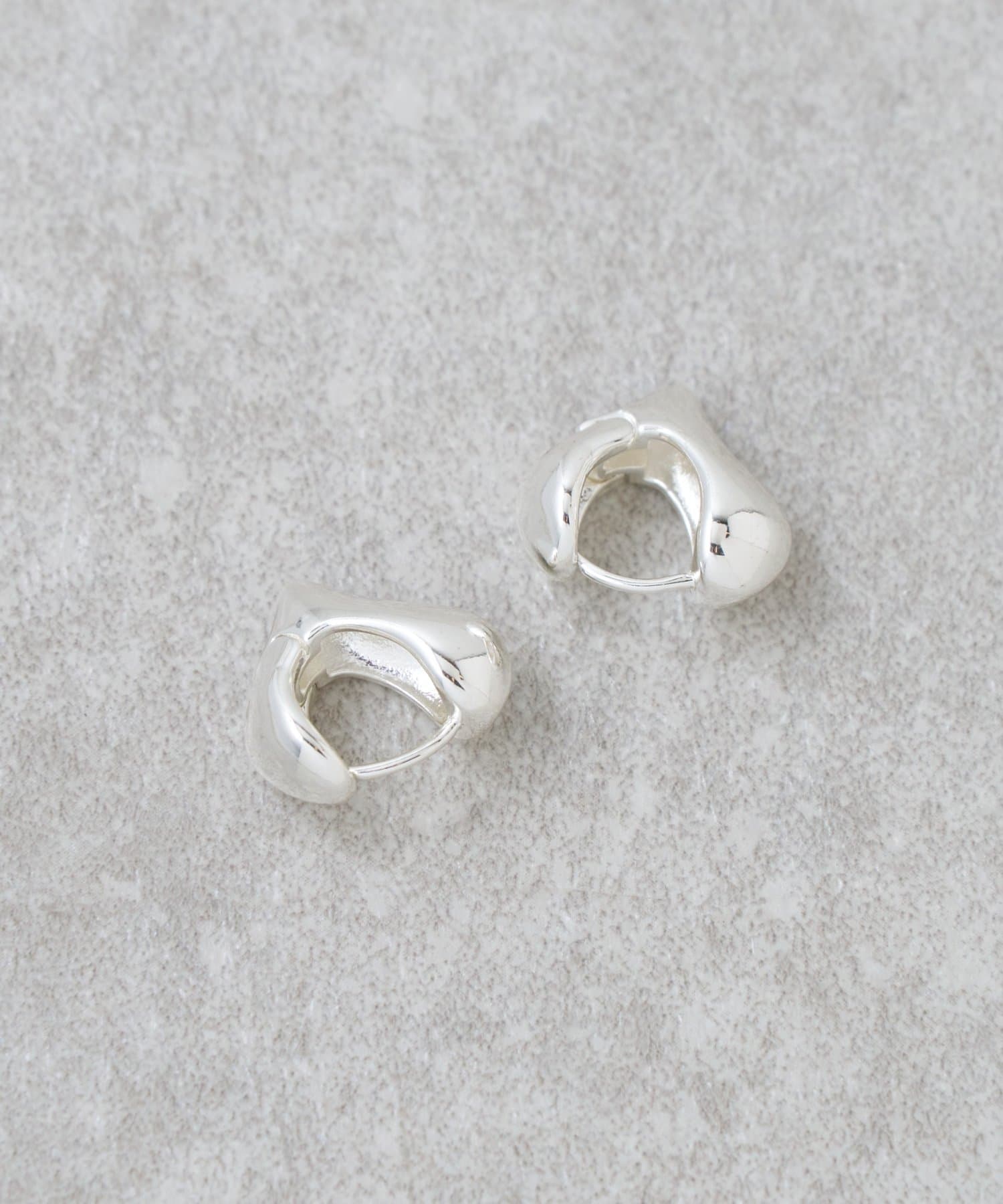 BEARDSLEY(ビアズリー) ハートピアス