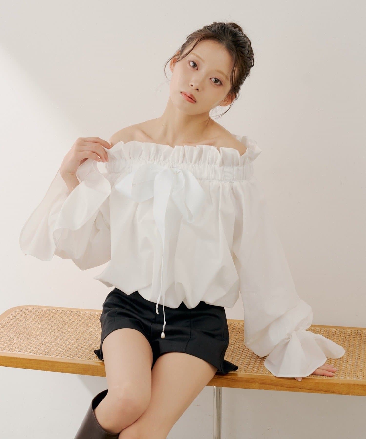 Chico(チコ) 【SALON by Chico】2wayスタンドフリルブラウス