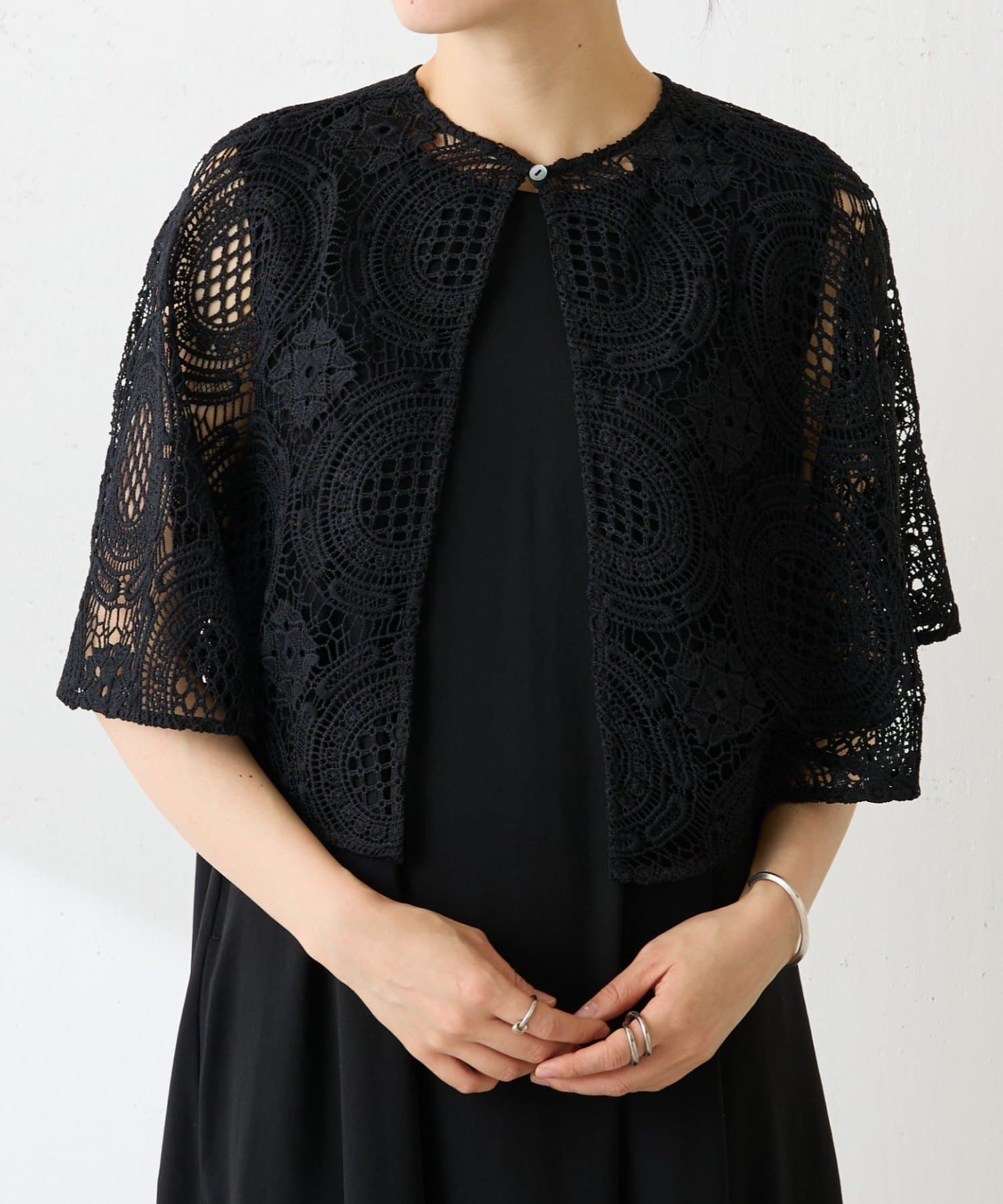 BEARDSLEY(ビアズリー) 《1/1(木)12:00予約開始》Bigモチーフレースポンチョ