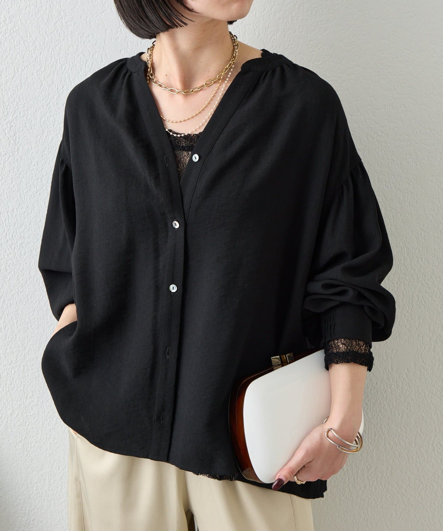 Jena　espace merveilleux(ジェナ　エスパスメルヴェイユ) 【自然な抜け感】リネンライクスキッパーブラウス