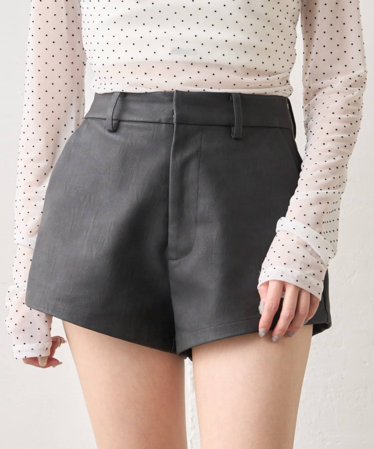 mline(エムライン) [mline]レザーコンパクトパンツ