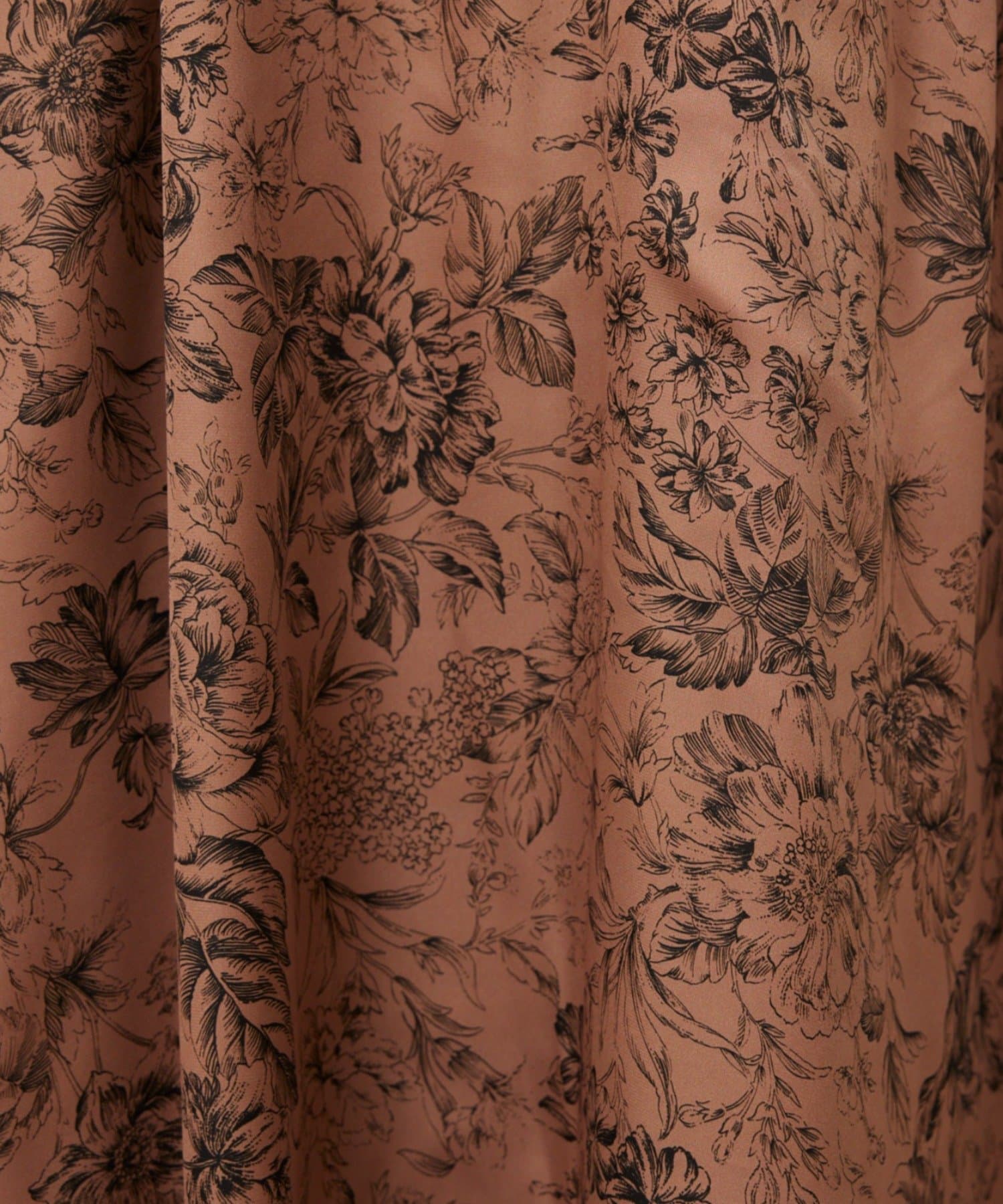 GALLARDAGALANTE(ガリャルダガランテ) ボタニカルサテンディープVキャミワンピース