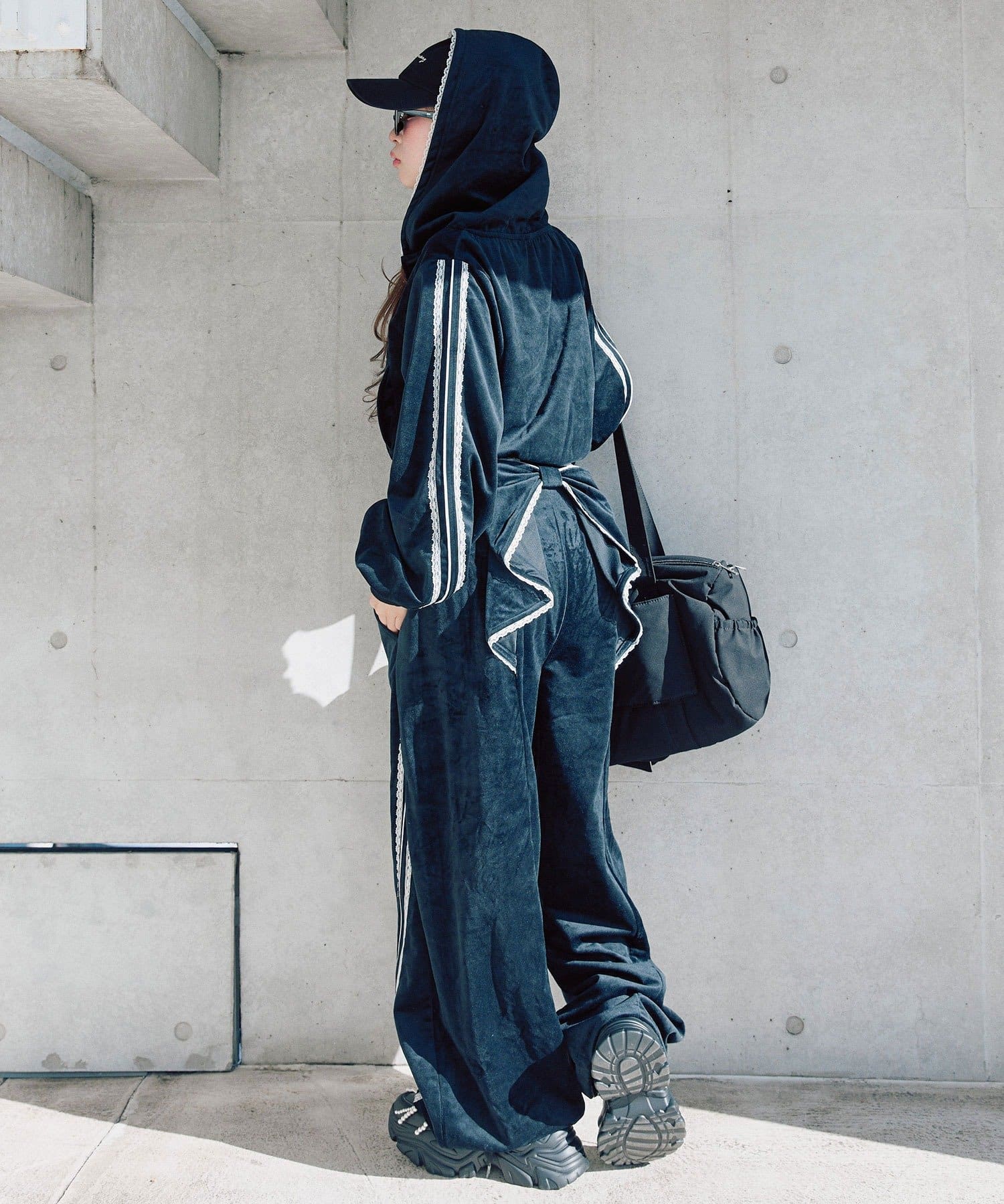 OLIVE des OLIVE(オリーブ デ オリーブ) 袖ラインコンパクトパーカー