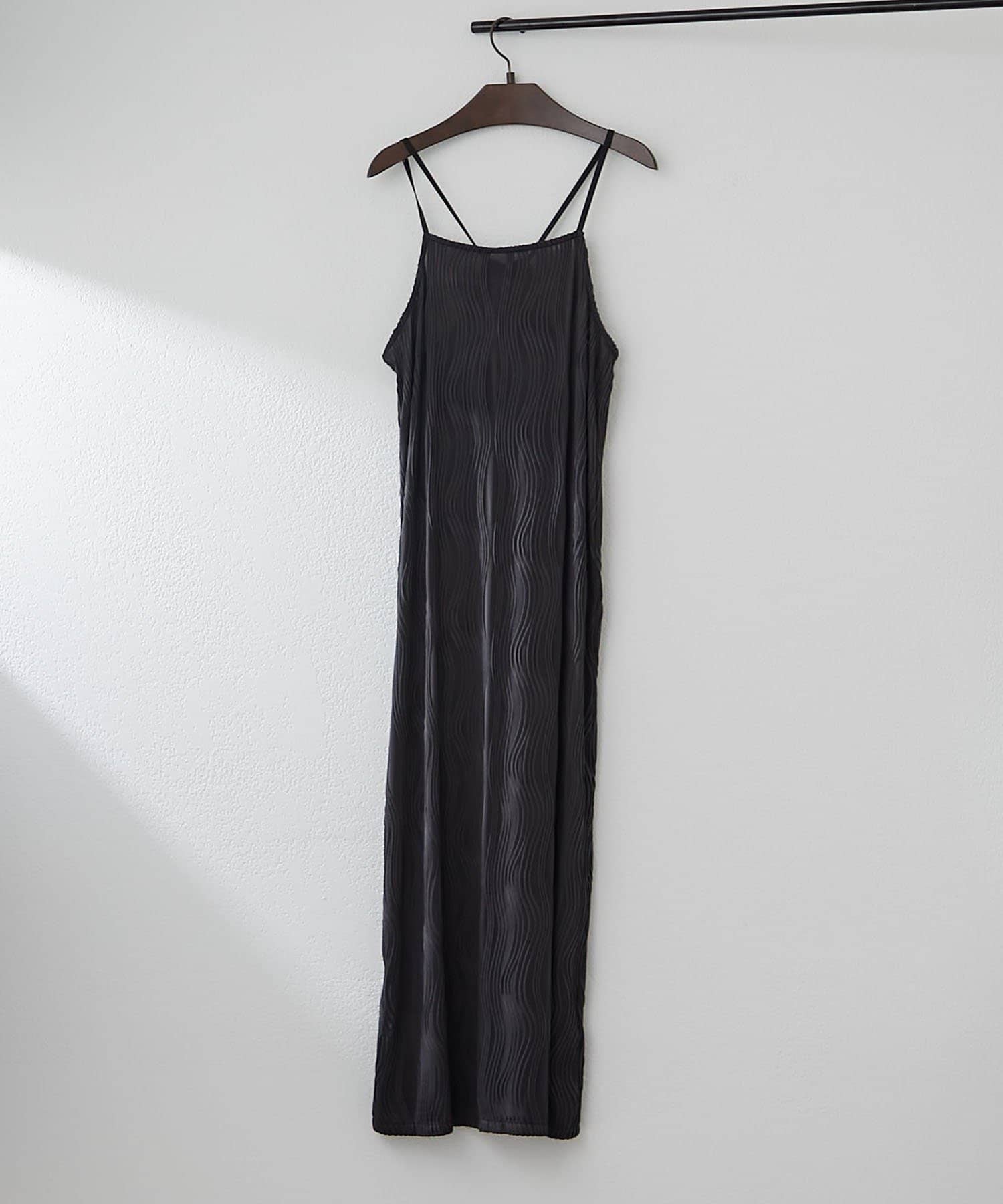 Remind me and forever(リマインドミーアンドフォーエバー) 【nane】ウェーブジャガード柄キャミワンピース