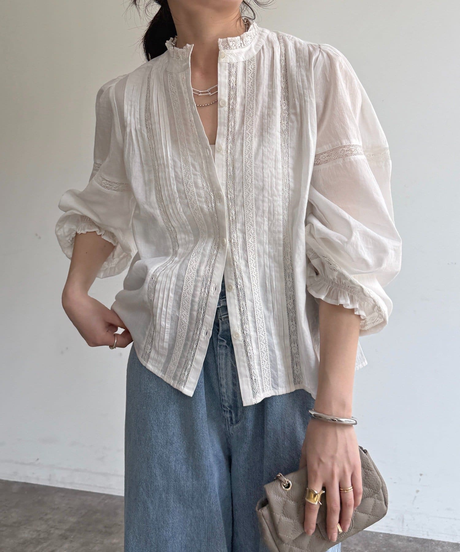 DOUDOU(ドゥドゥ) インドレースパフ袖ブラウス