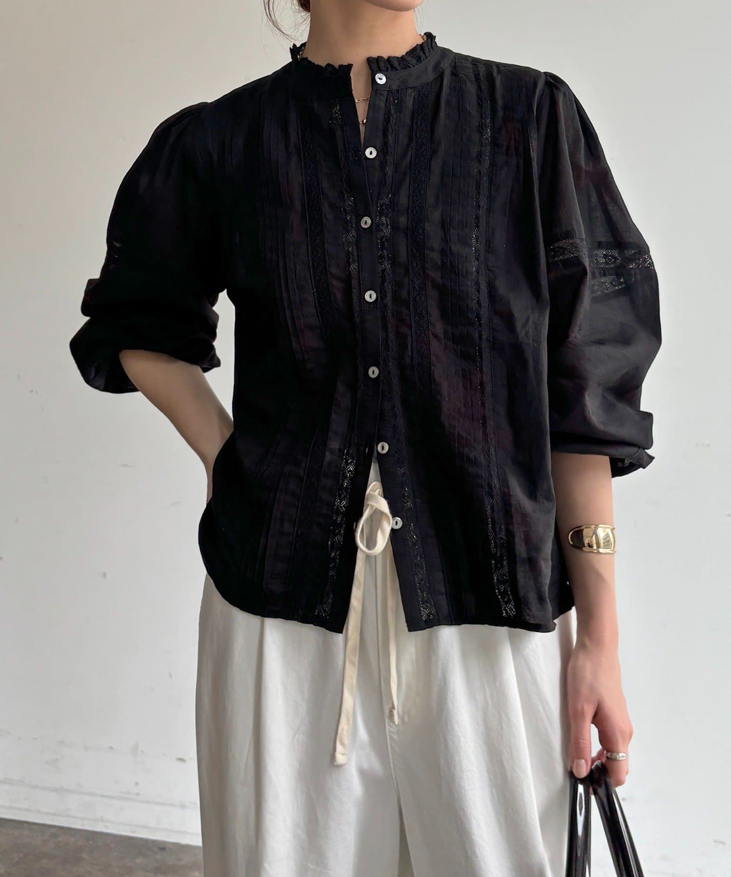 DOUDOU(ドゥドゥ) インドレースパフ袖ブラウス