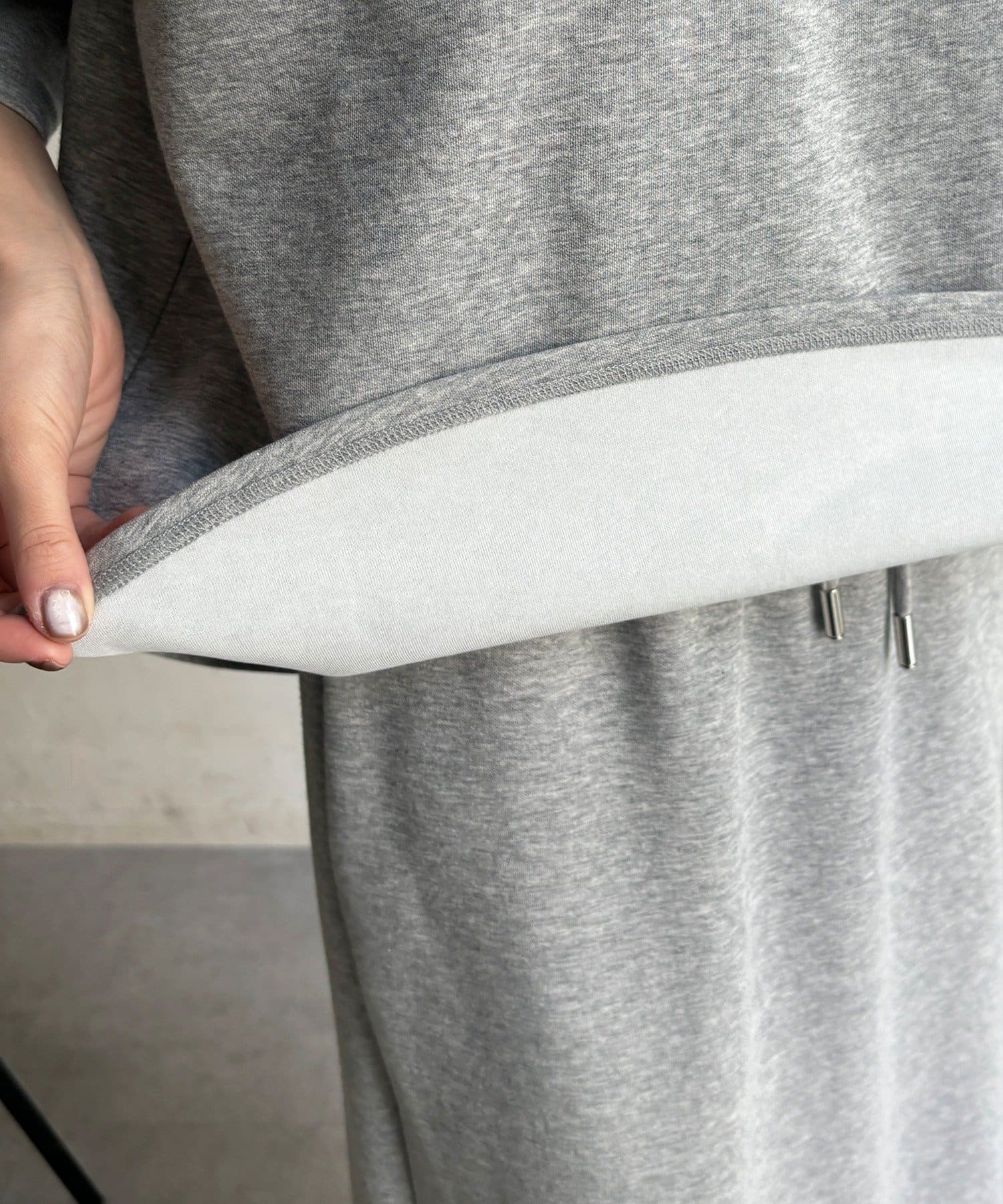 DOUDOU(ドゥドゥ) 【セットアップ可能】バックワンポイントロゴ刺繍プルオーバー