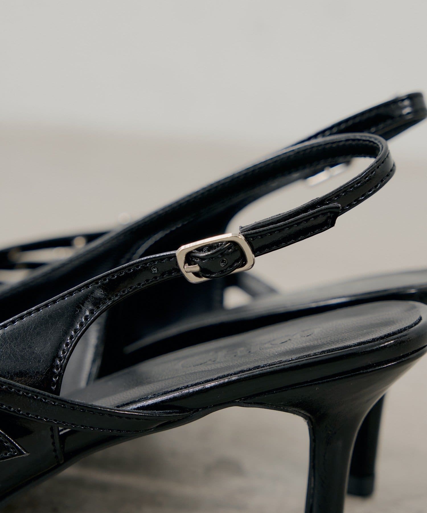 Chico(チコ) ベルト付きミュール