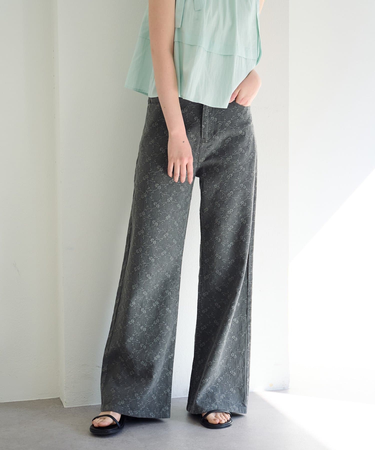 Kastane(カスタネ) 【2.7(土)11:00〜2.8(日)ポイントUP開催/2026SSカタログ/低身長サイズ/2サイズ展開/ウエスト調節可】フラワーエンブロイダリーデニム