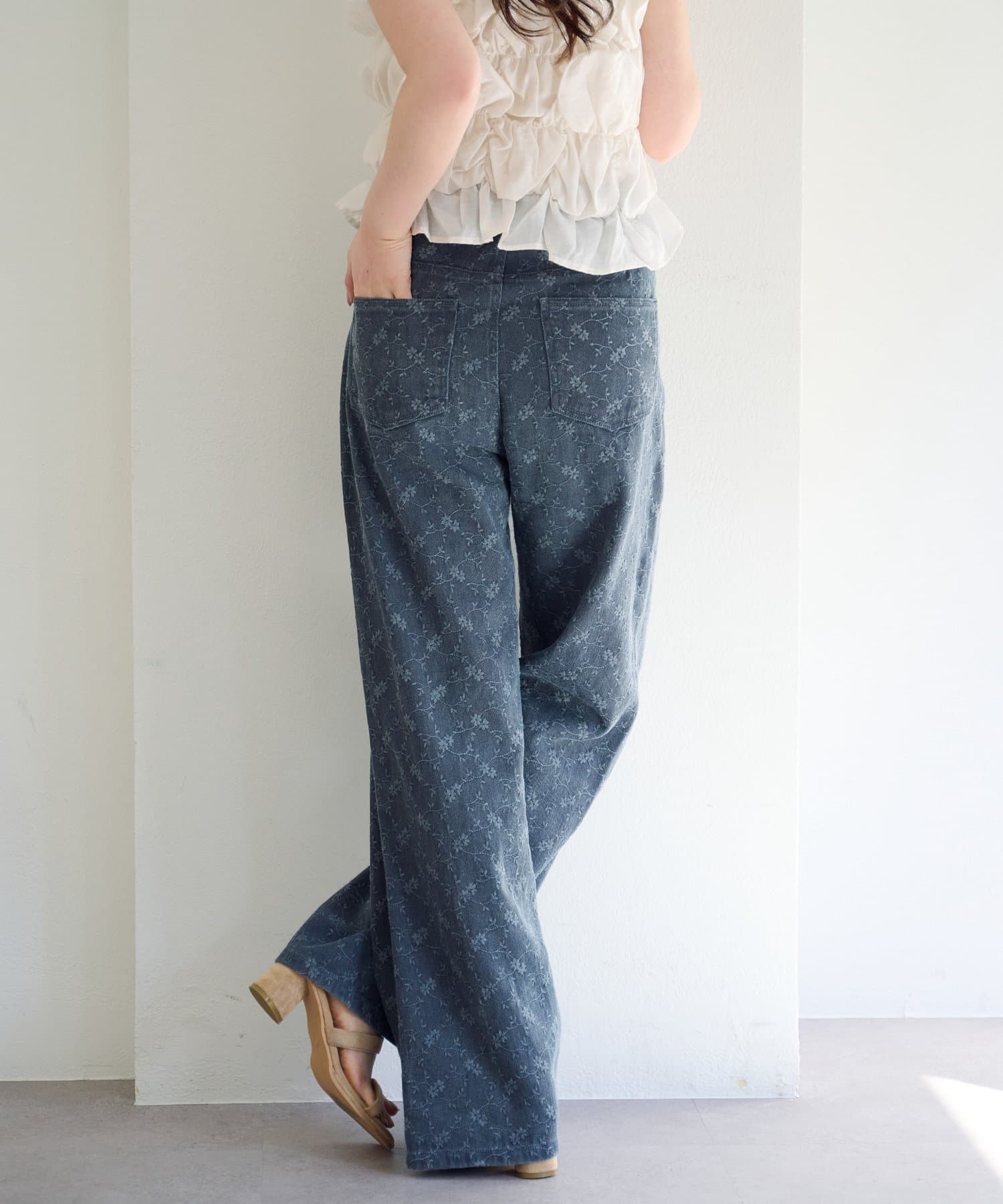 Kastane(カスタネ) 【2.7(土)11:00〜2.8(日)ポイントUP開催/2026SSカタログ/低身長サイズ/2サイズ展開/ウエスト調節可】フラワーエンブロイダリーデニム