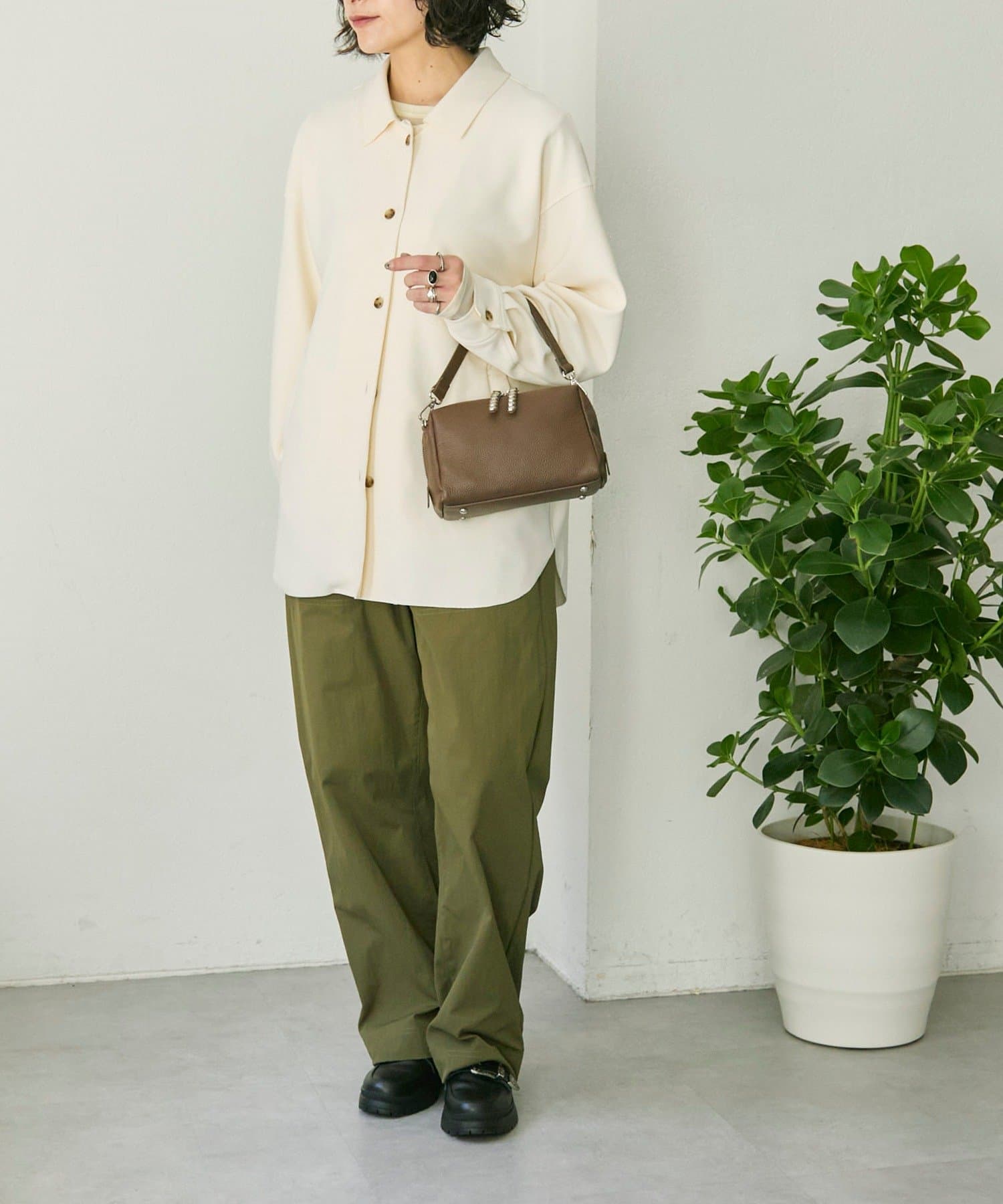 ear PAPILLONNER(イア パピヨネ) 【インフルエンサーほし企画】スタッズポシェット/ショルダーバッグ