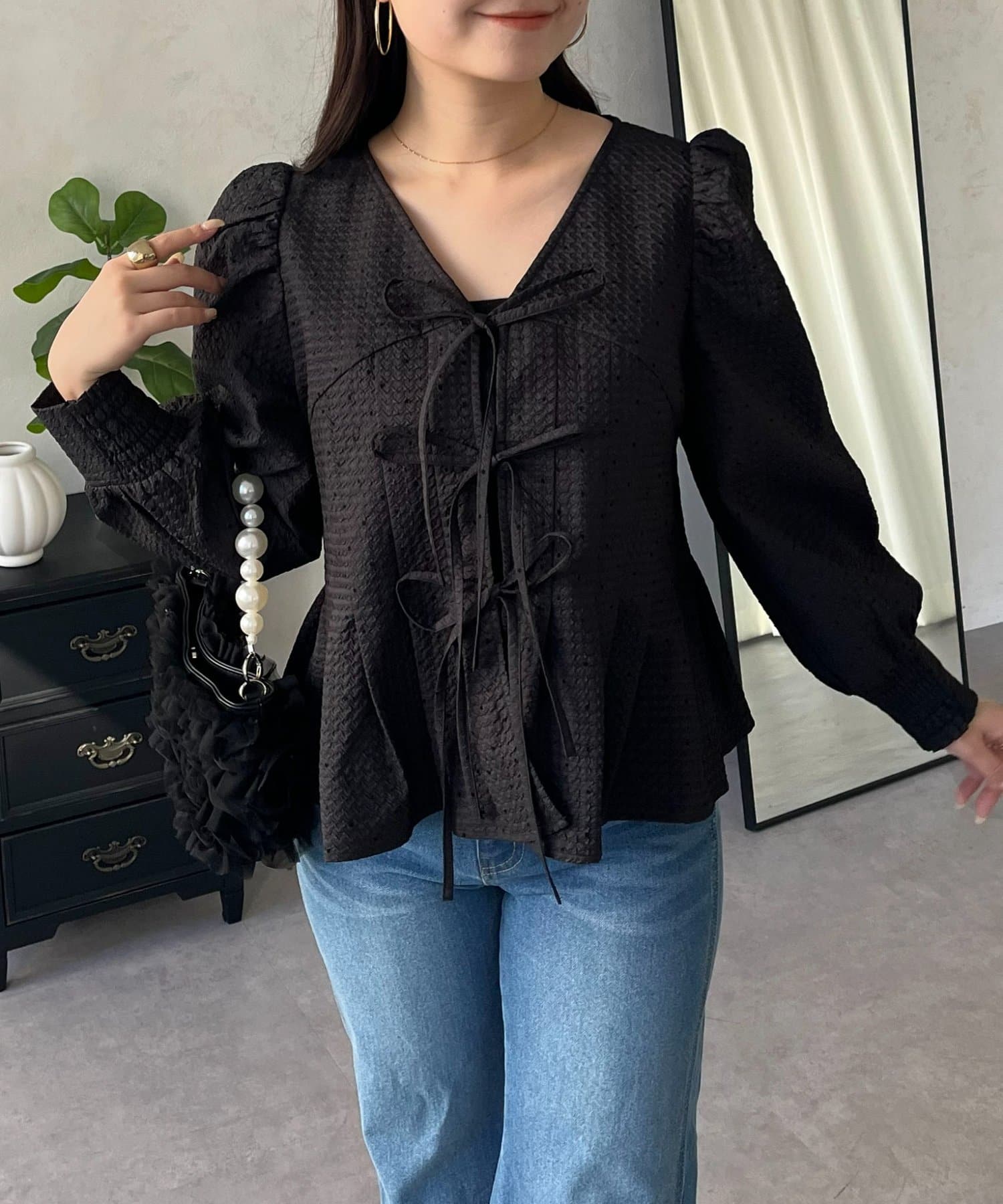 prose verse(プロズヴェール) フロントリボンタックプリーツドットペプラムブラウス