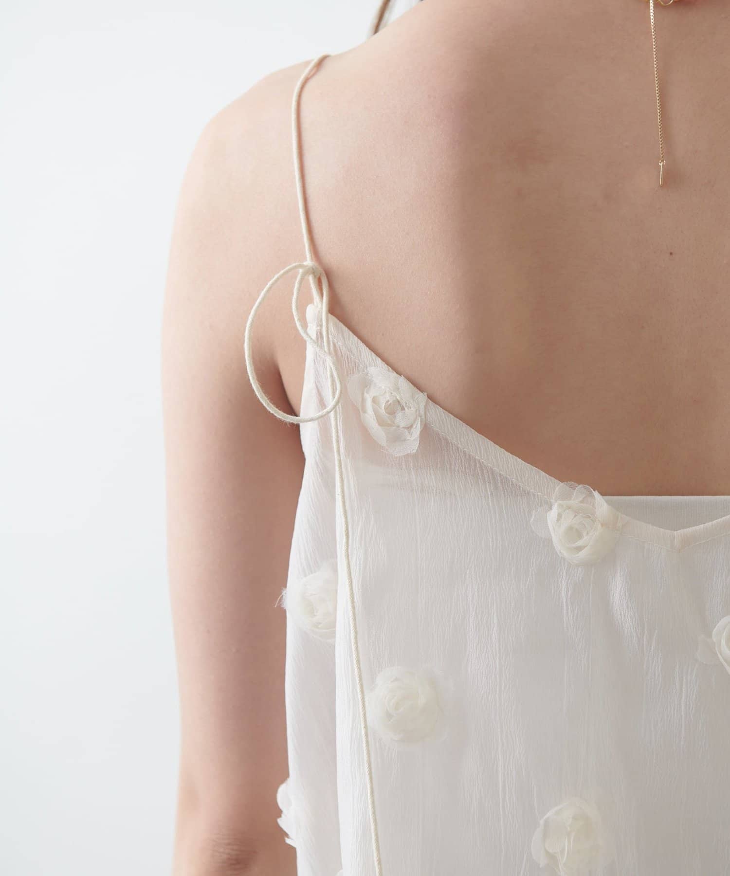 DISCOAT(ディスコート) 【umm./WEB限定】立体フラワーキャミチュニック