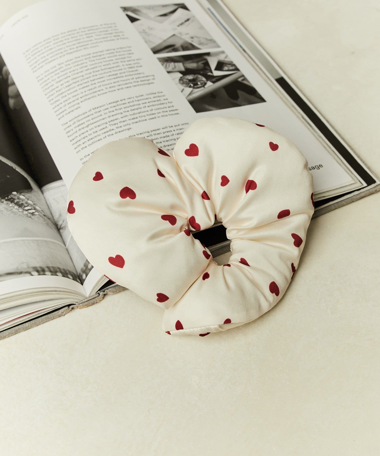 Lattice(ラティス) サテンハートシュシュ