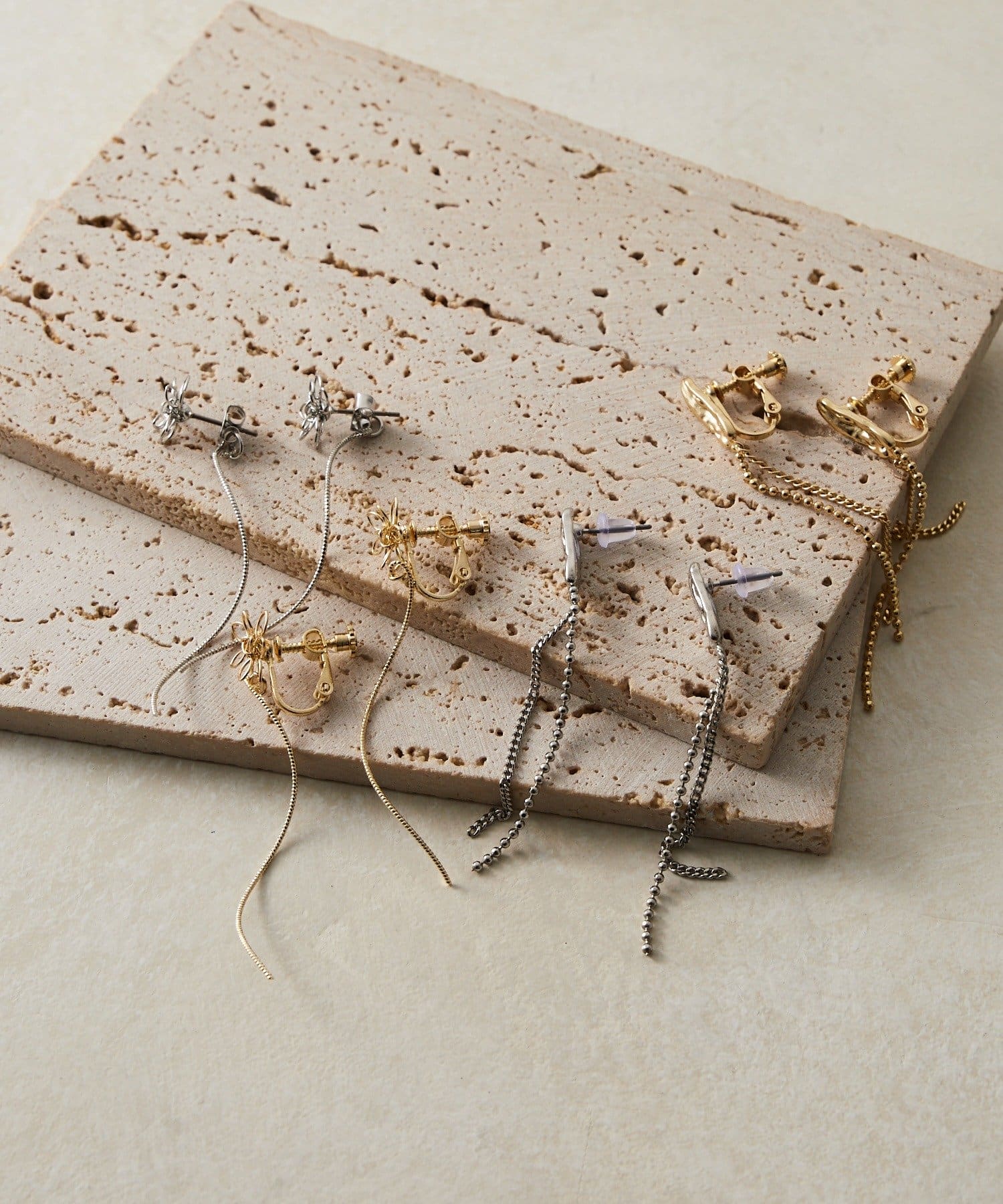 Lattice(ラティス) フラワーメメタルピアス