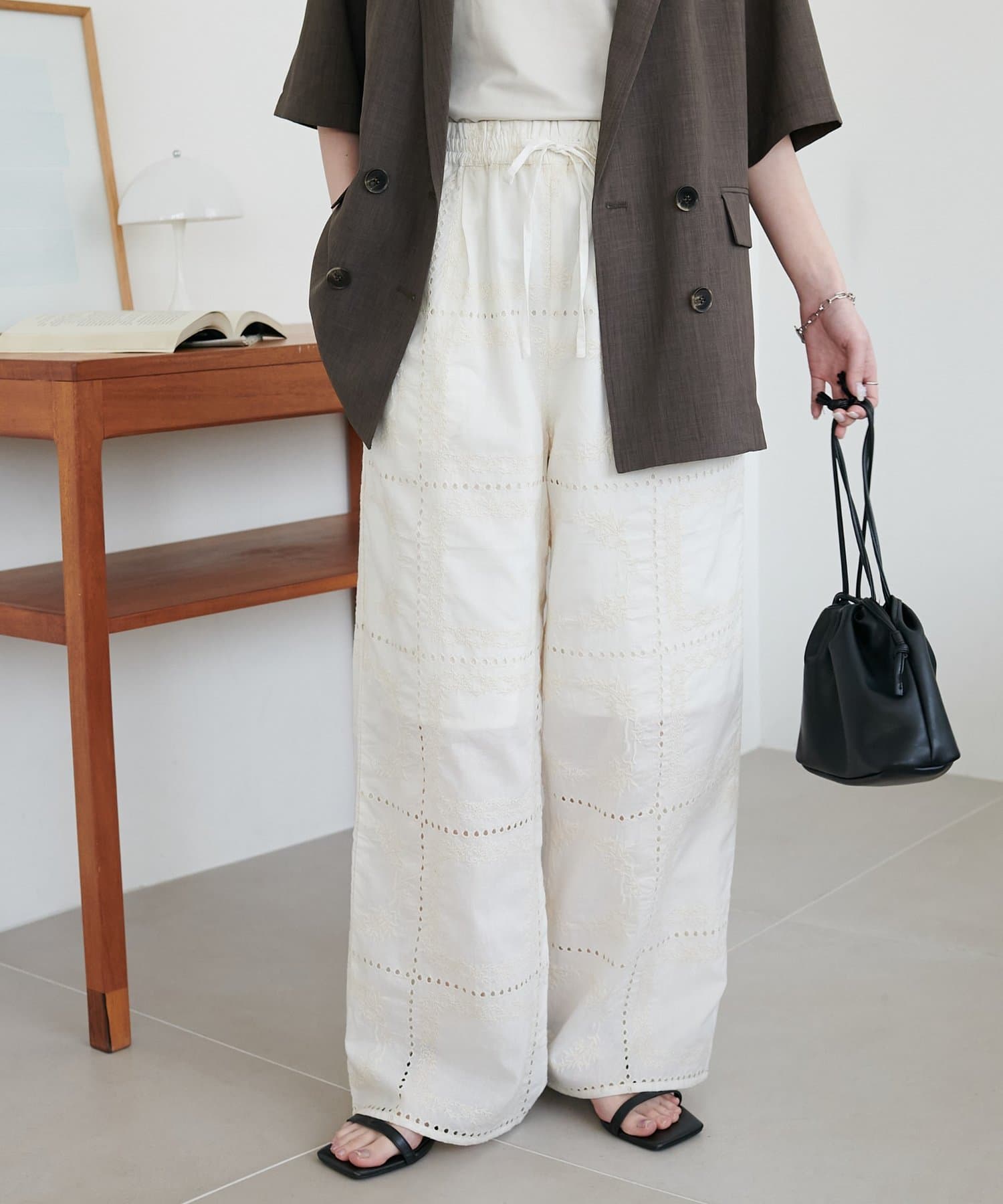 DISCOAT(ディスコート) 【India】総刺繍イージーパンツ