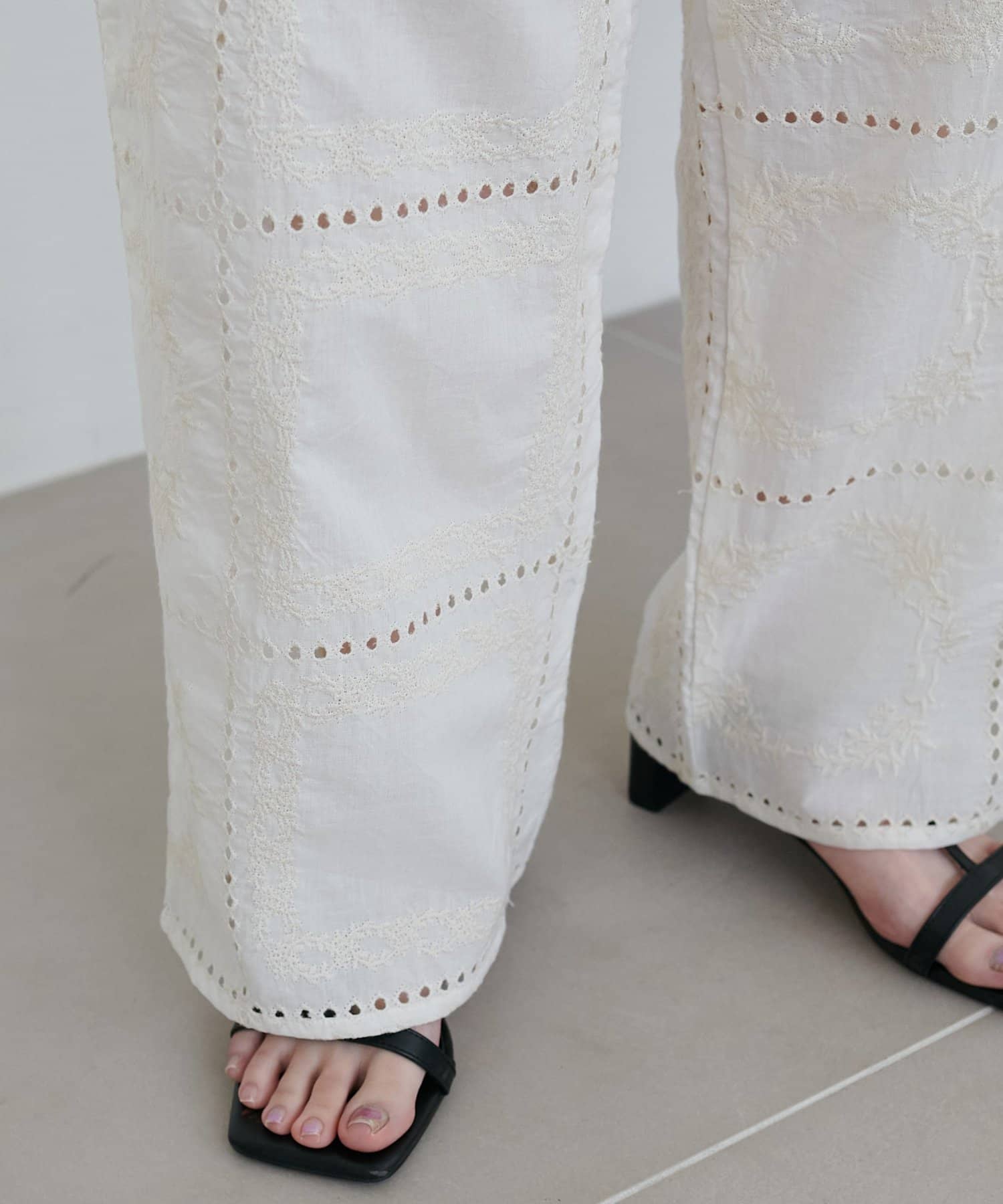 DISCOAT(ディスコート) 【India】総刺繍イージーパンツ