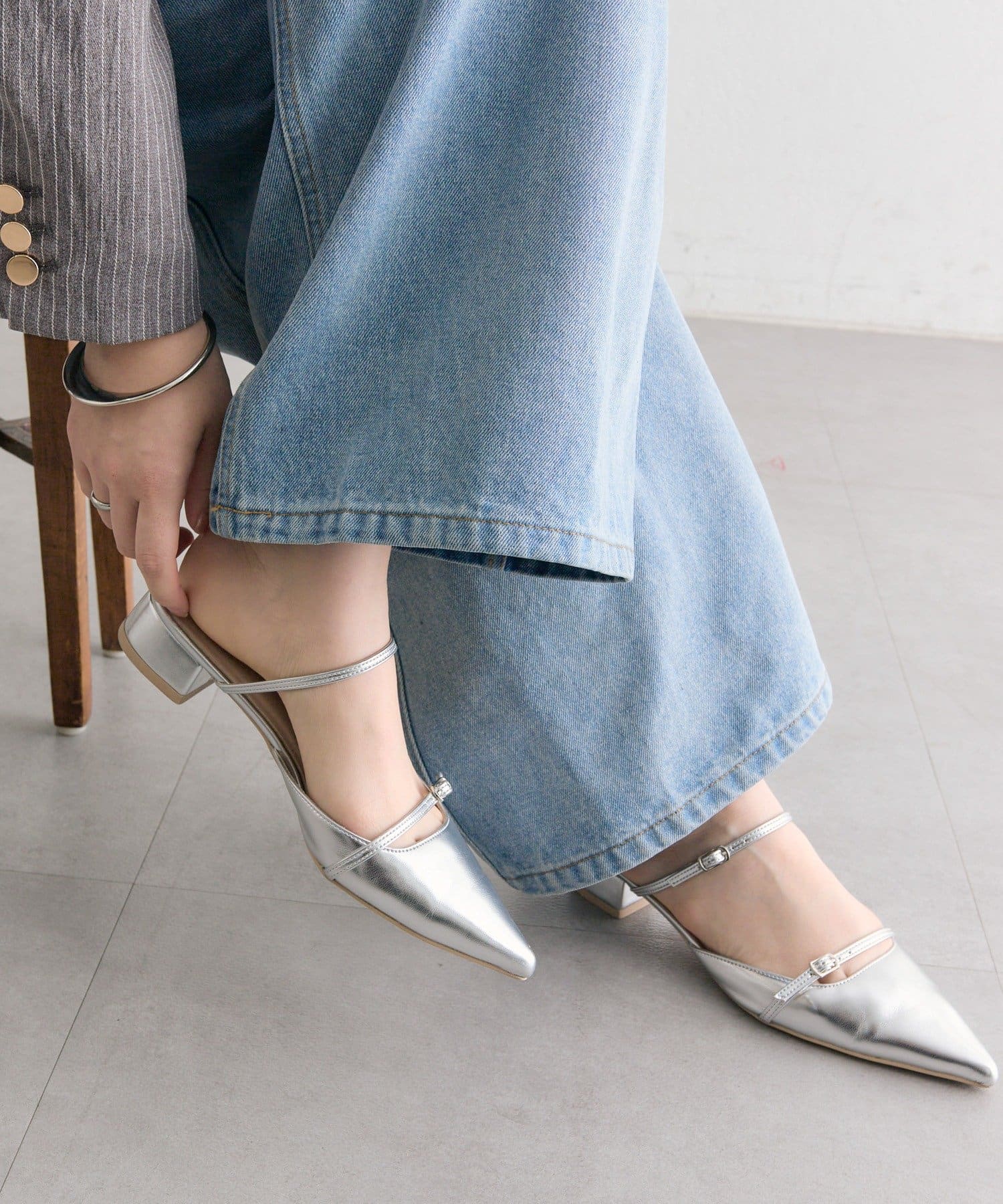 mystic(ミスティック) ポインテッドトゥストラップパンプス