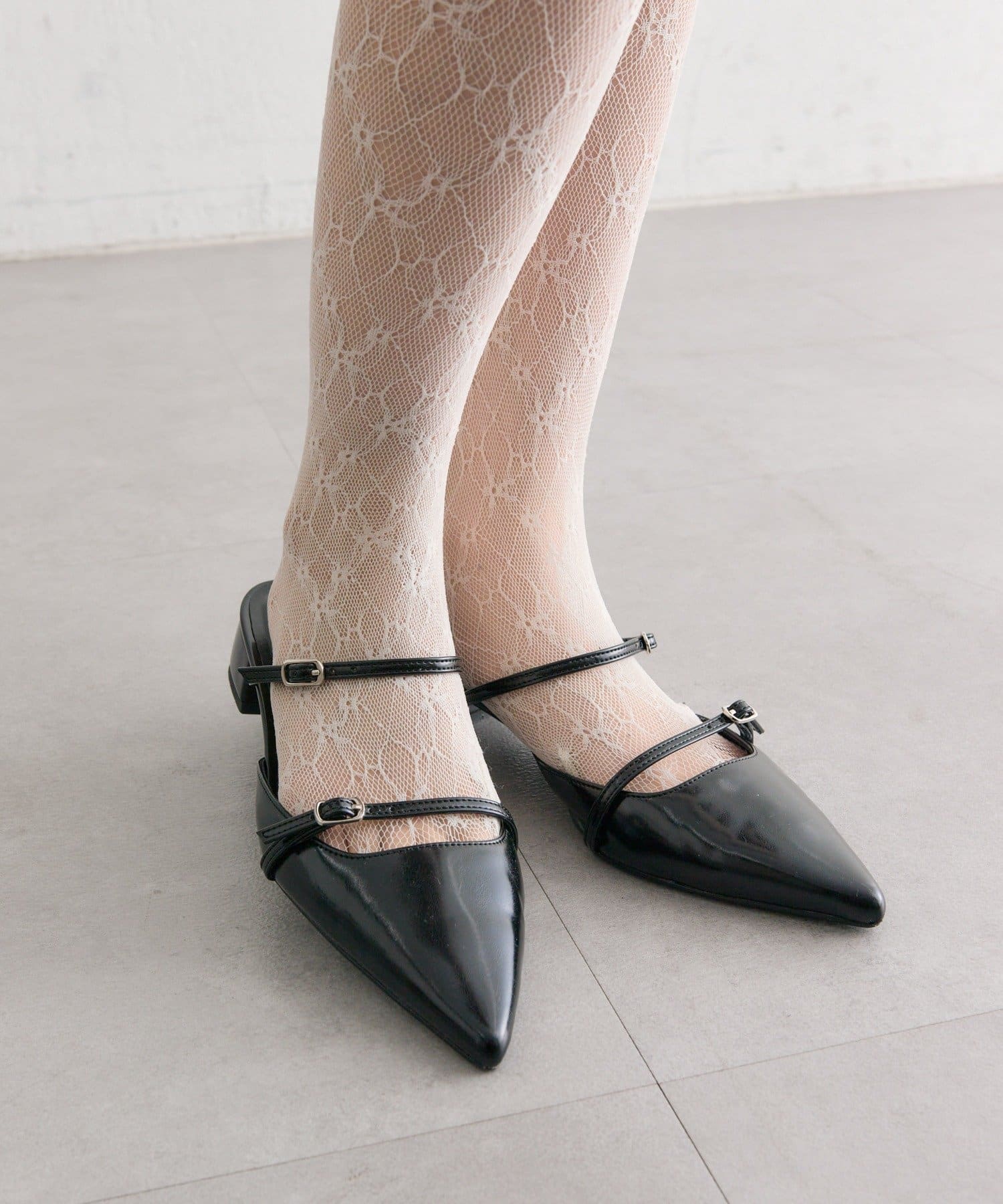 mystic(ミスティック) ポインテッドトゥストラップパンプス