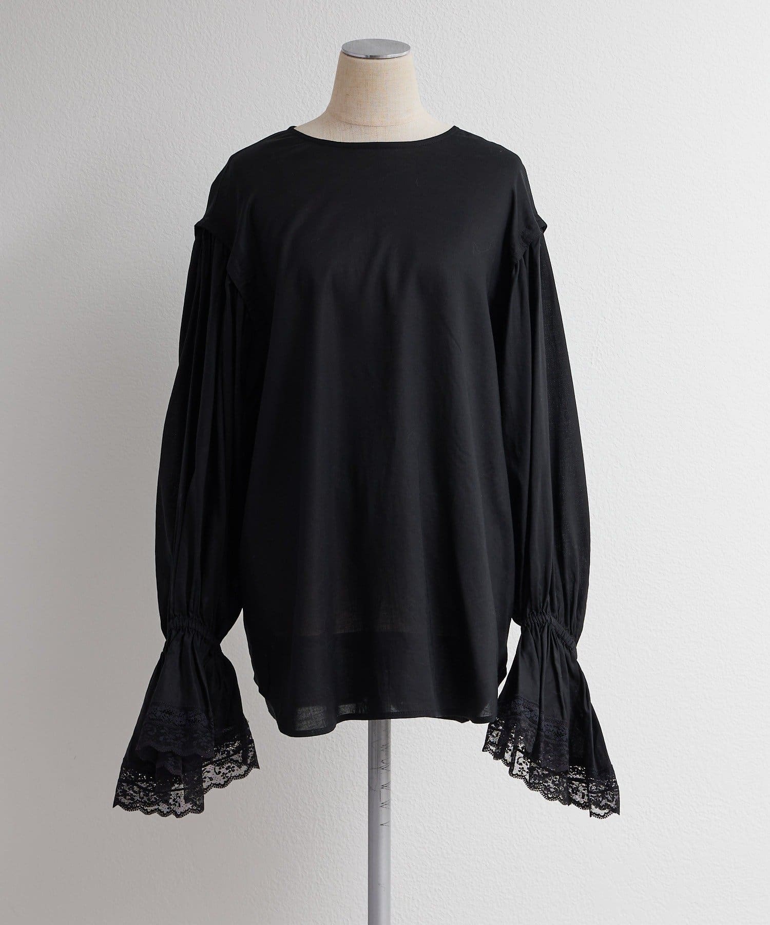 PUAL CE CIN(ピュアルセシン) フレアレースカフスブラウス