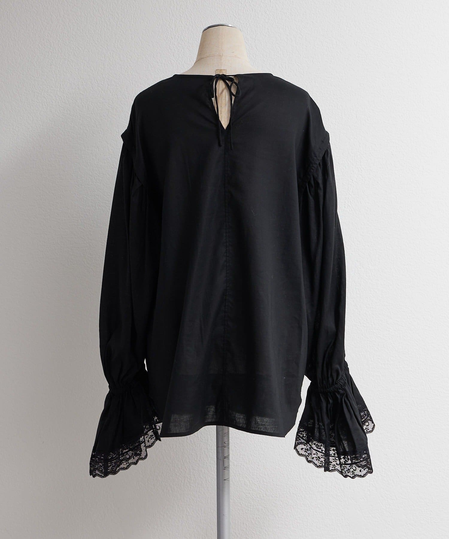 PUAL CE CIN(ピュアルセシン) フレアレースカフスブラウス