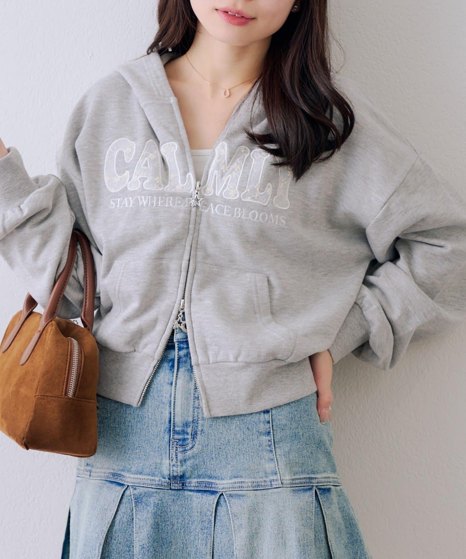 Remind me and forever(リマインドミーアンドフォーエバー) レースロゴ丈違いパーカー