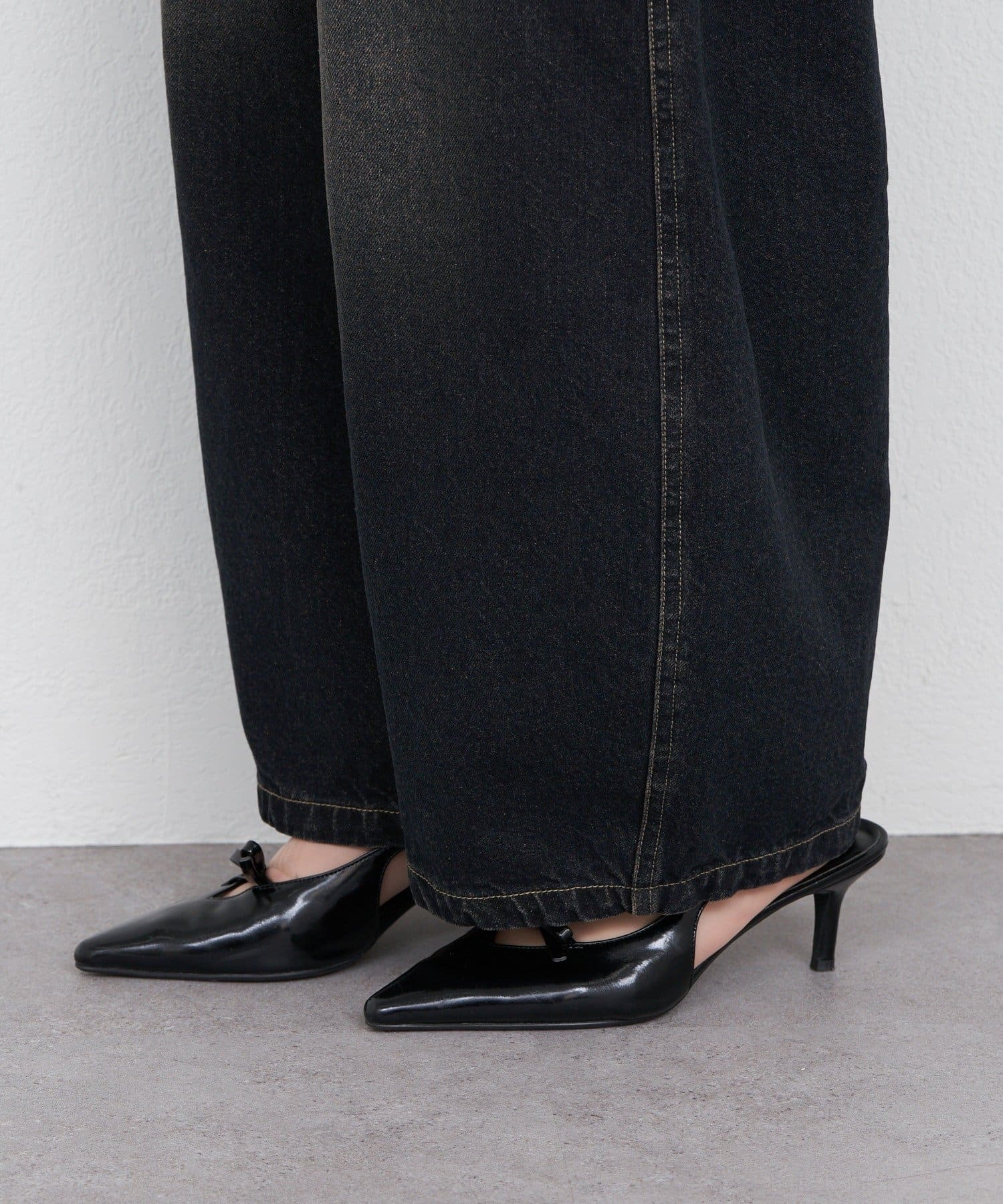 RAY CASSIN(レイカズン) バックプリントバレルデニムパンツ