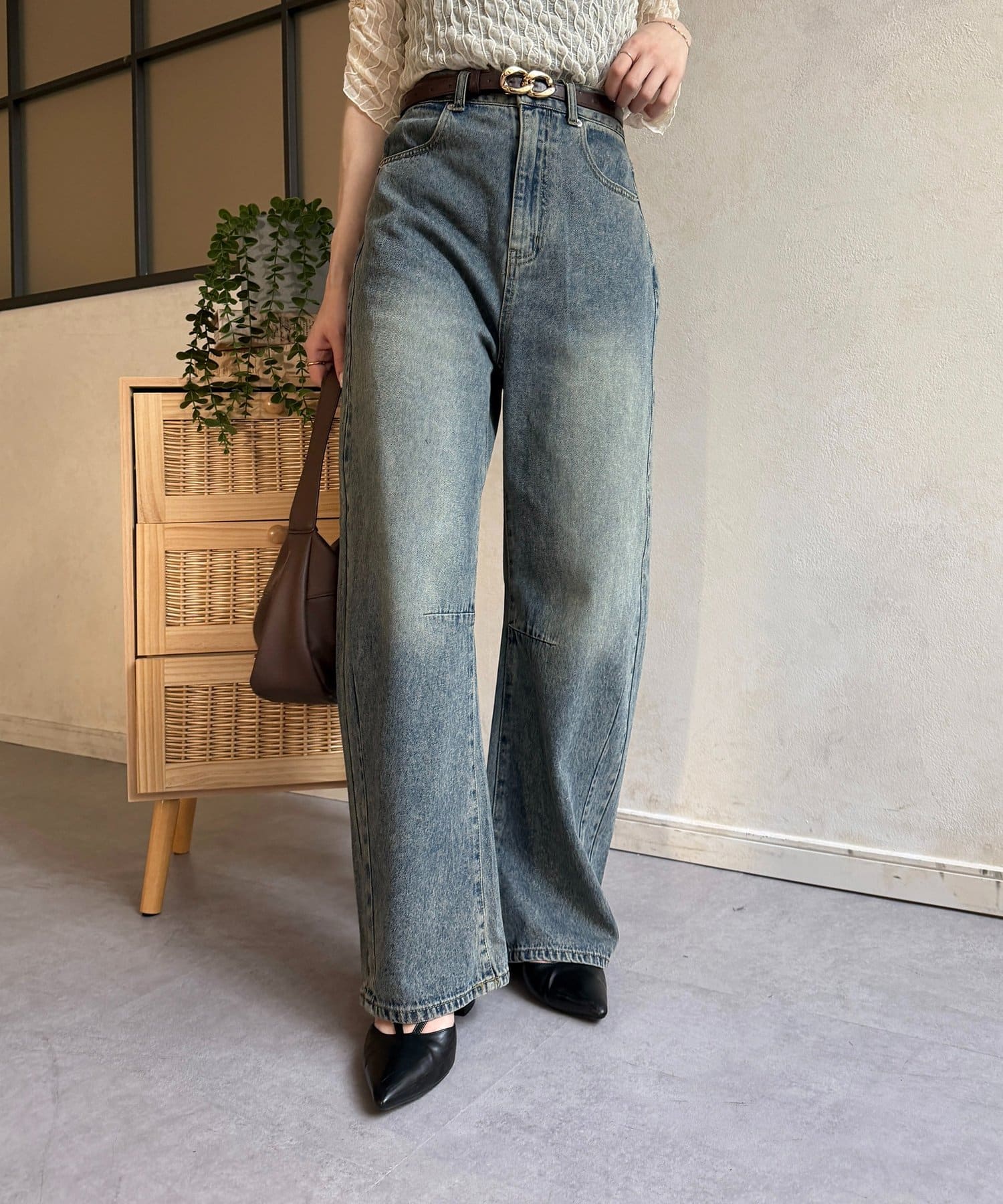 Thevon.(ゼヴォン) オーバーダイカーブデニムパンツ