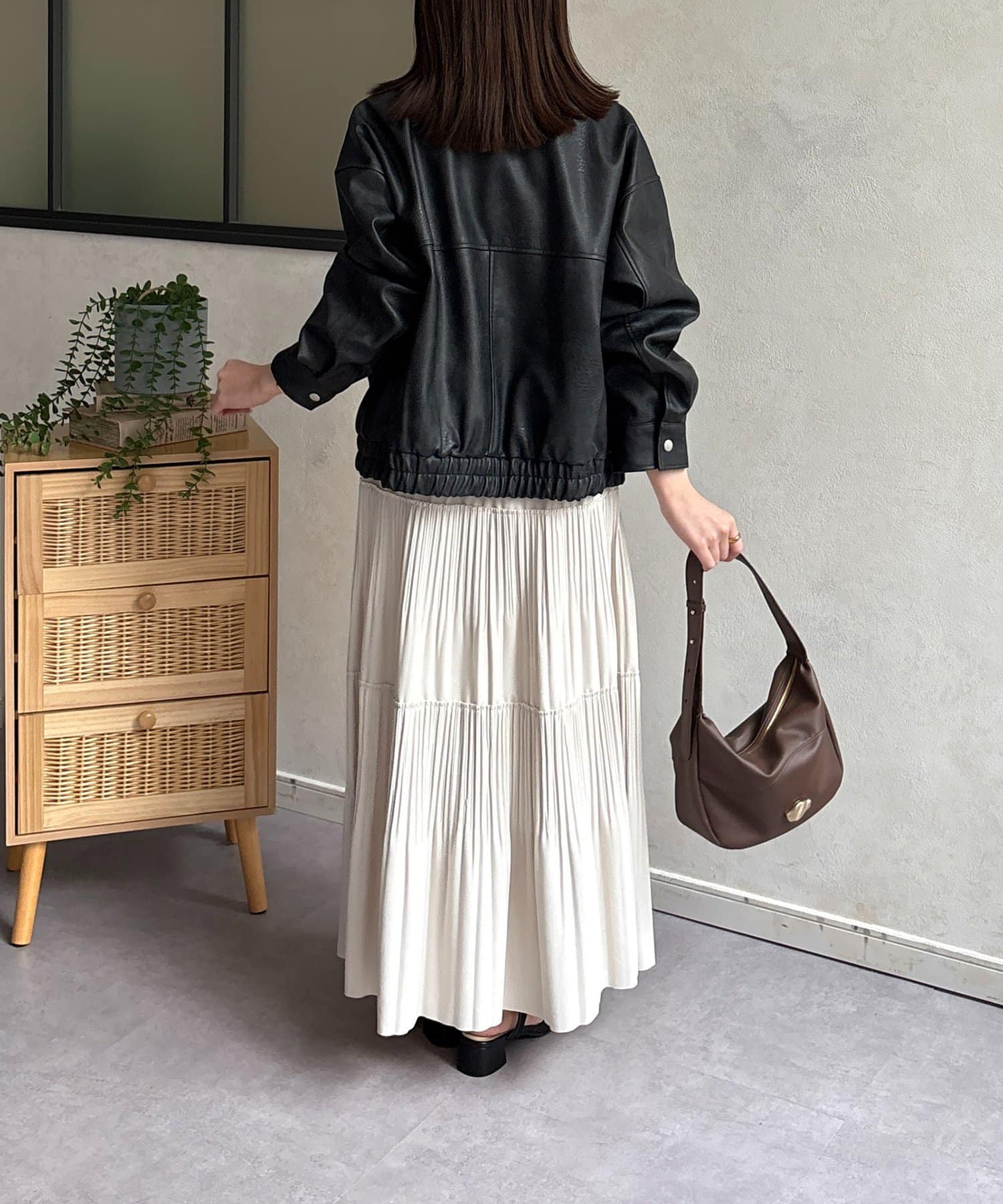 Thevon.(ゼヴォン) スタンドネック合皮ジャケット