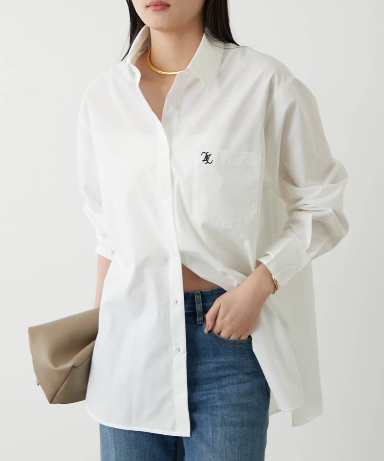 LOUNGEDRESS(ラウンジドレス) ロゴ刺繍シャツ