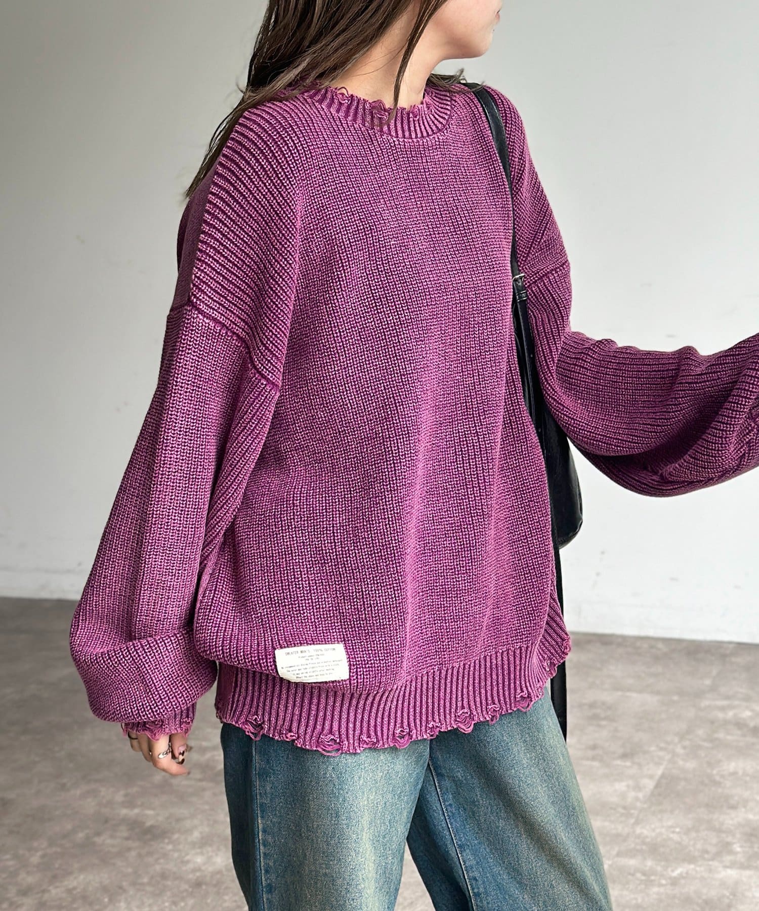 CPCM(シーピーシーエム) パウダー加工ダメージニットプルオーバー