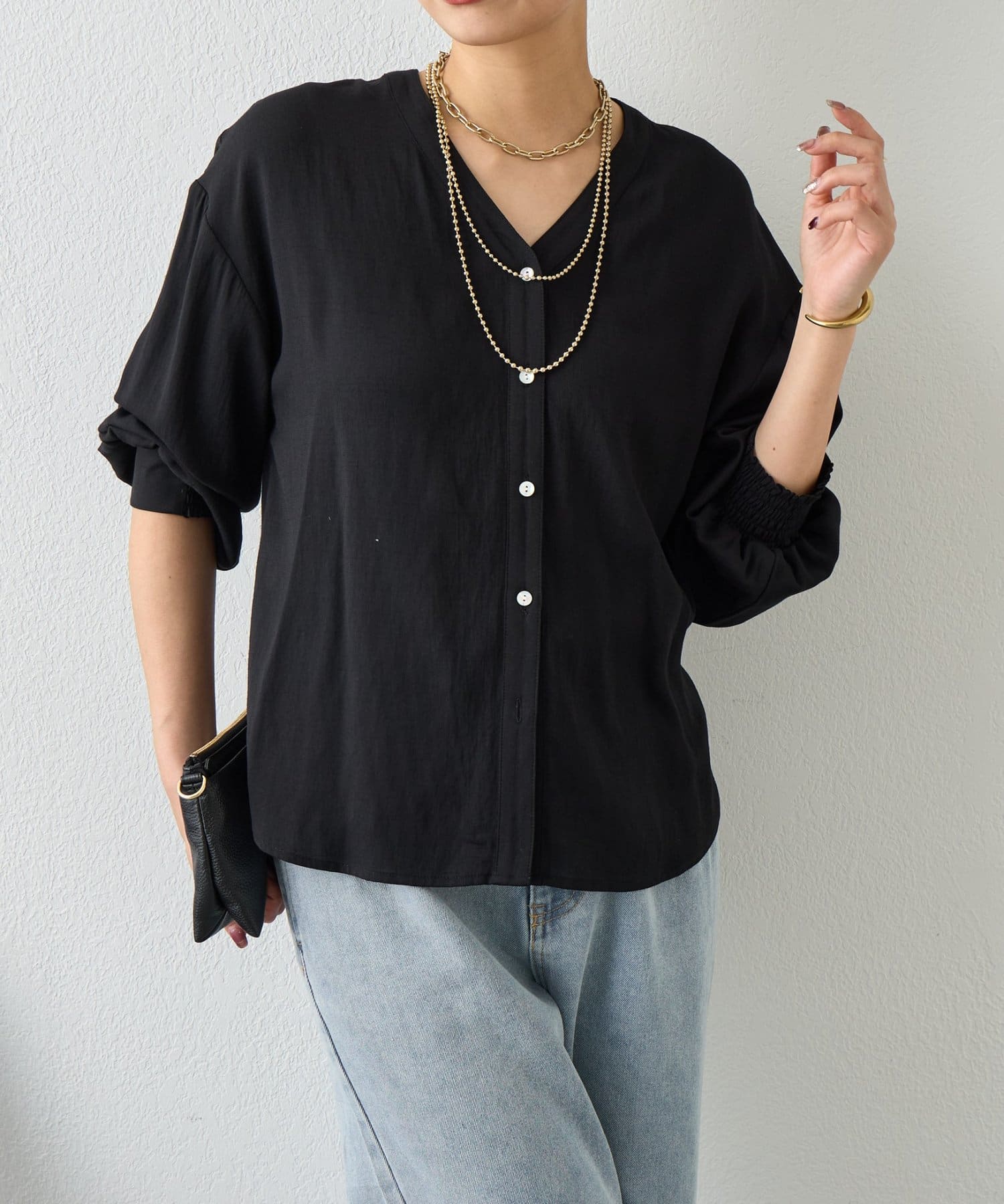 Jena　espace merveilleux(ジェナ　エスパスメルヴェイユ) リネンライクVシャツ