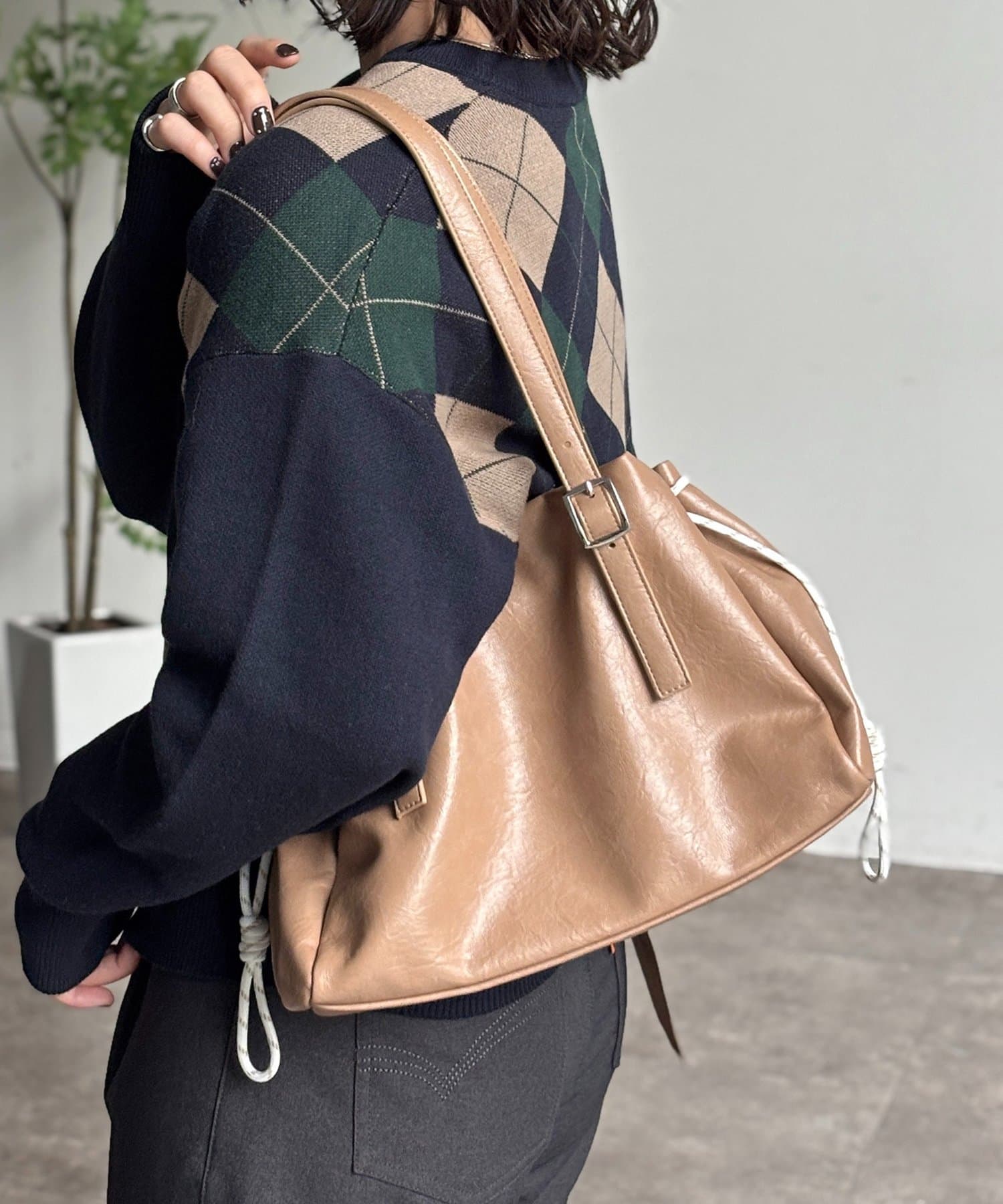 CPCM(シーピーシーエム) 巾着レザーボストンバッグ