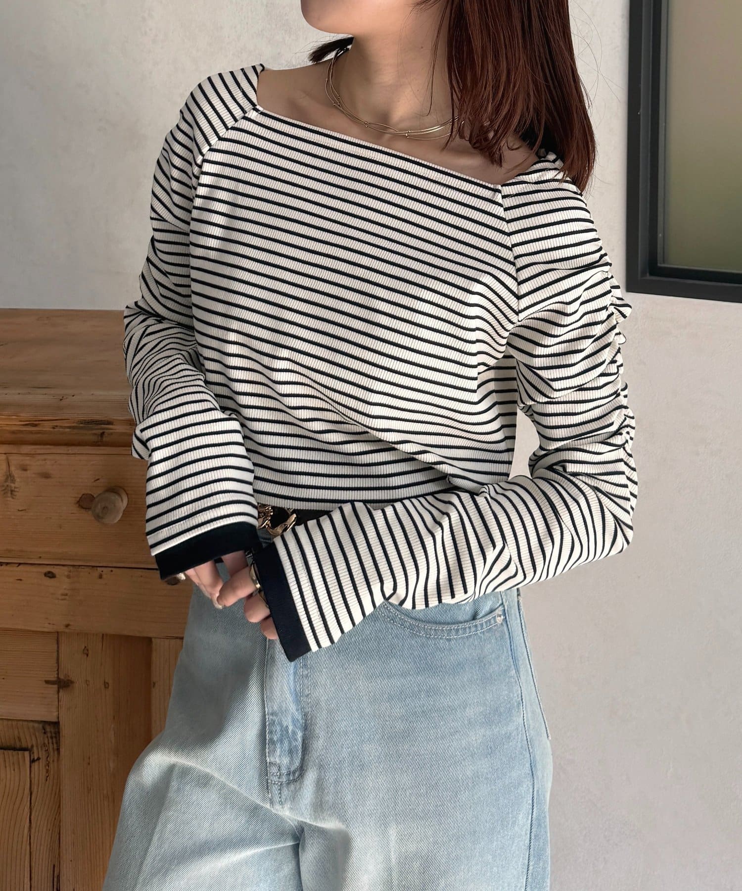 Thevon.(ゼヴォン) スクエアネックパフスリーブリブプルオーバー